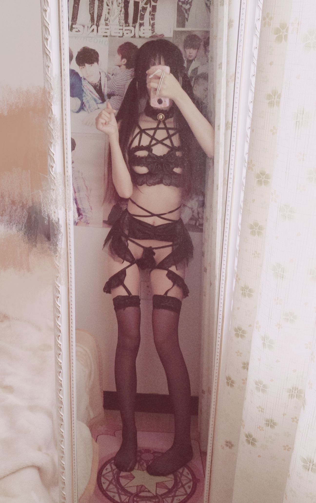 清纯少女五更百鬼 小恶魔 [19P] - 秀人网免费无水印在线套图写真