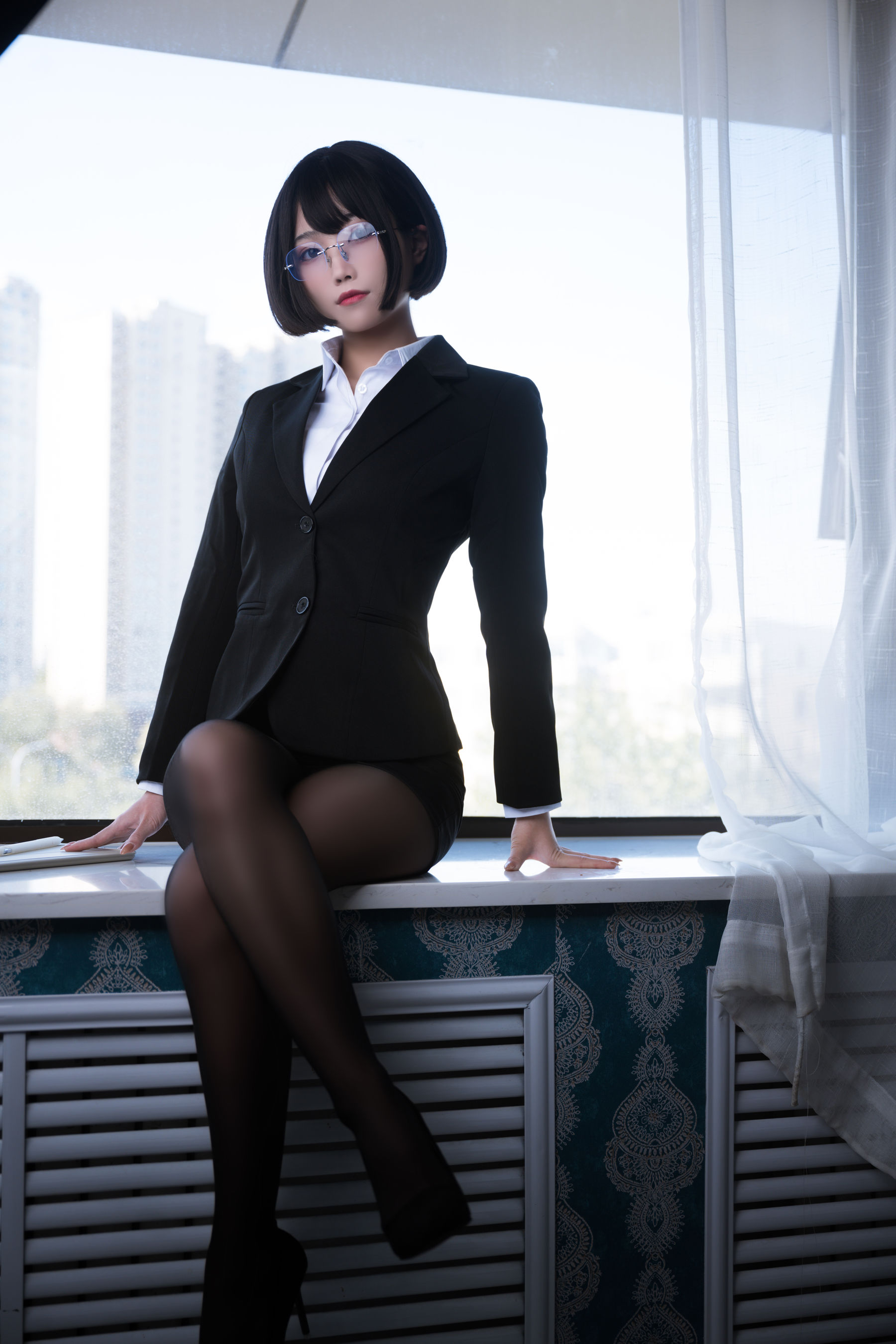 Cosplay汪知子 – 黑丝OL [16P] - 秀人网免费无水印在线套图写真