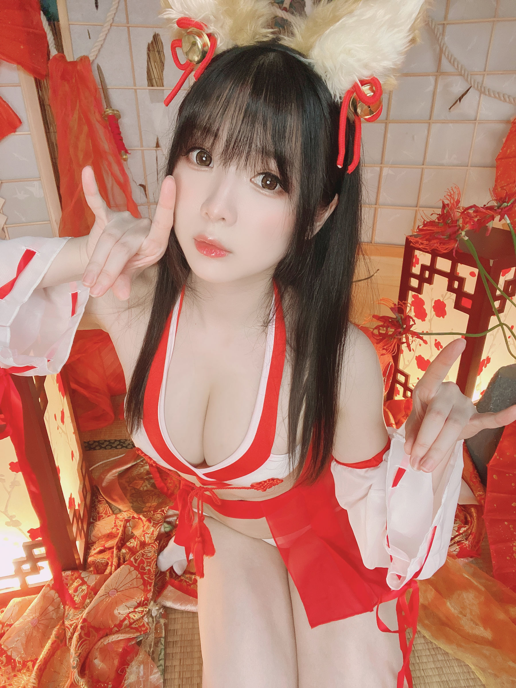 微博妹纸霜月shimo – きつね巫女さん [16P] - 秀人网免费无水印在线套图写真