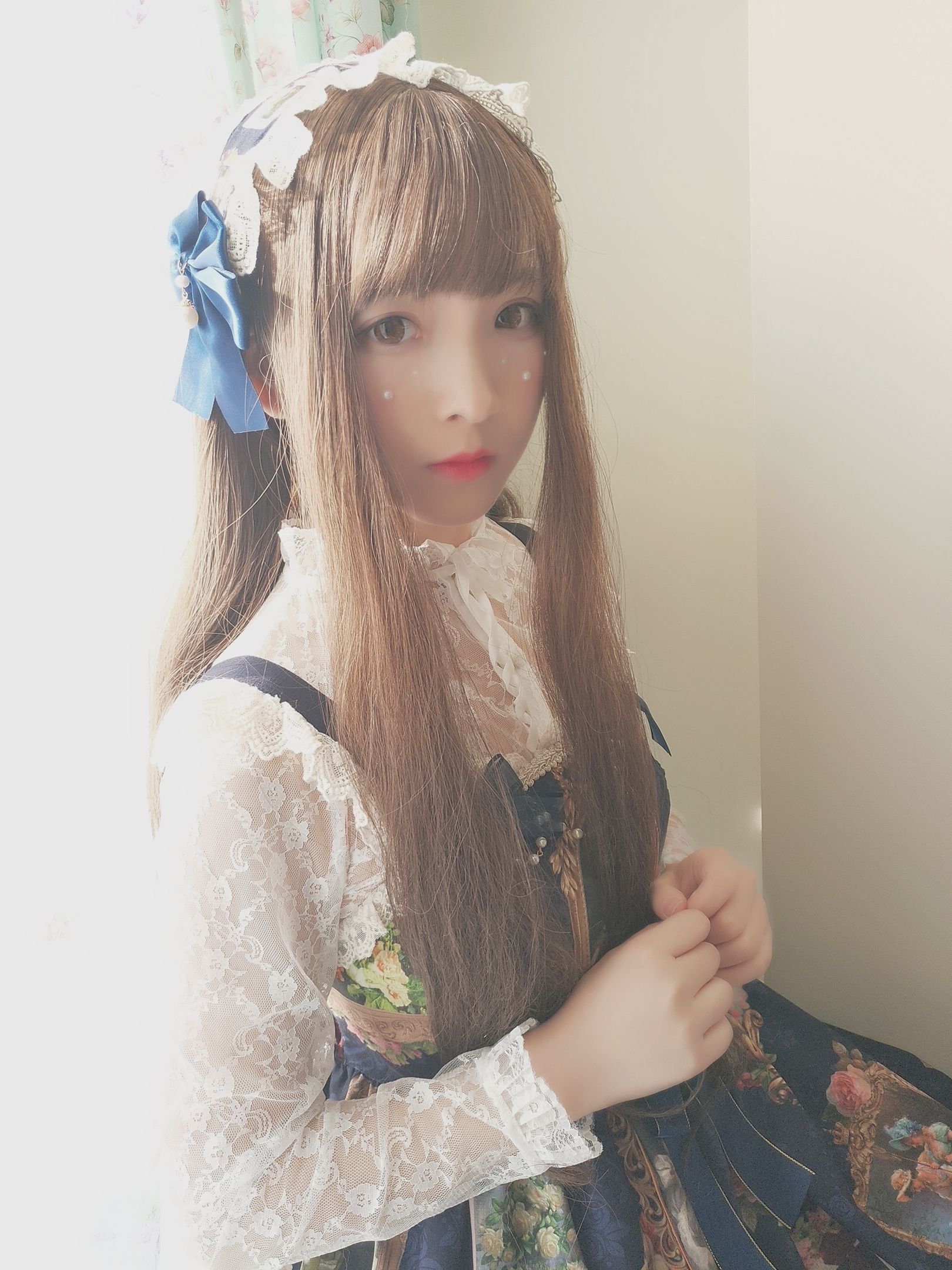 二次元美女古川kagura 凡尔赛少女 [7P] - 秀人网免费无水印在线套图写真