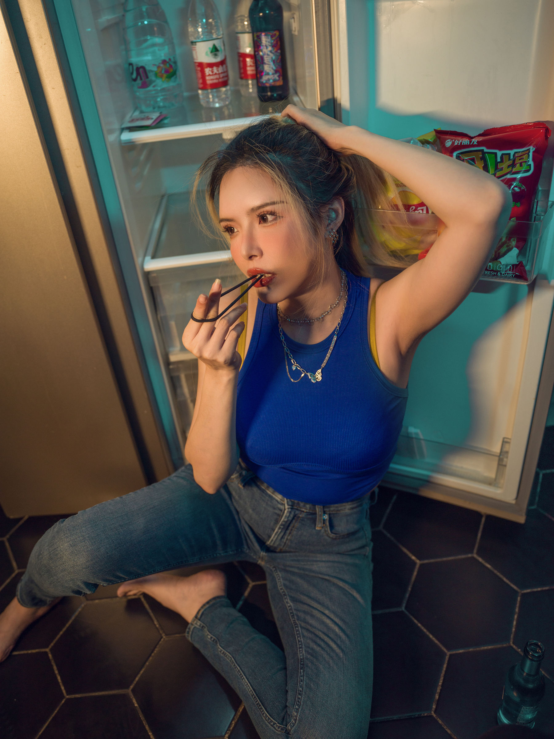 秋和柯基(夏小秋秋秋) – 微醺 [41P] - 秀人网免费无水印在线套图写真