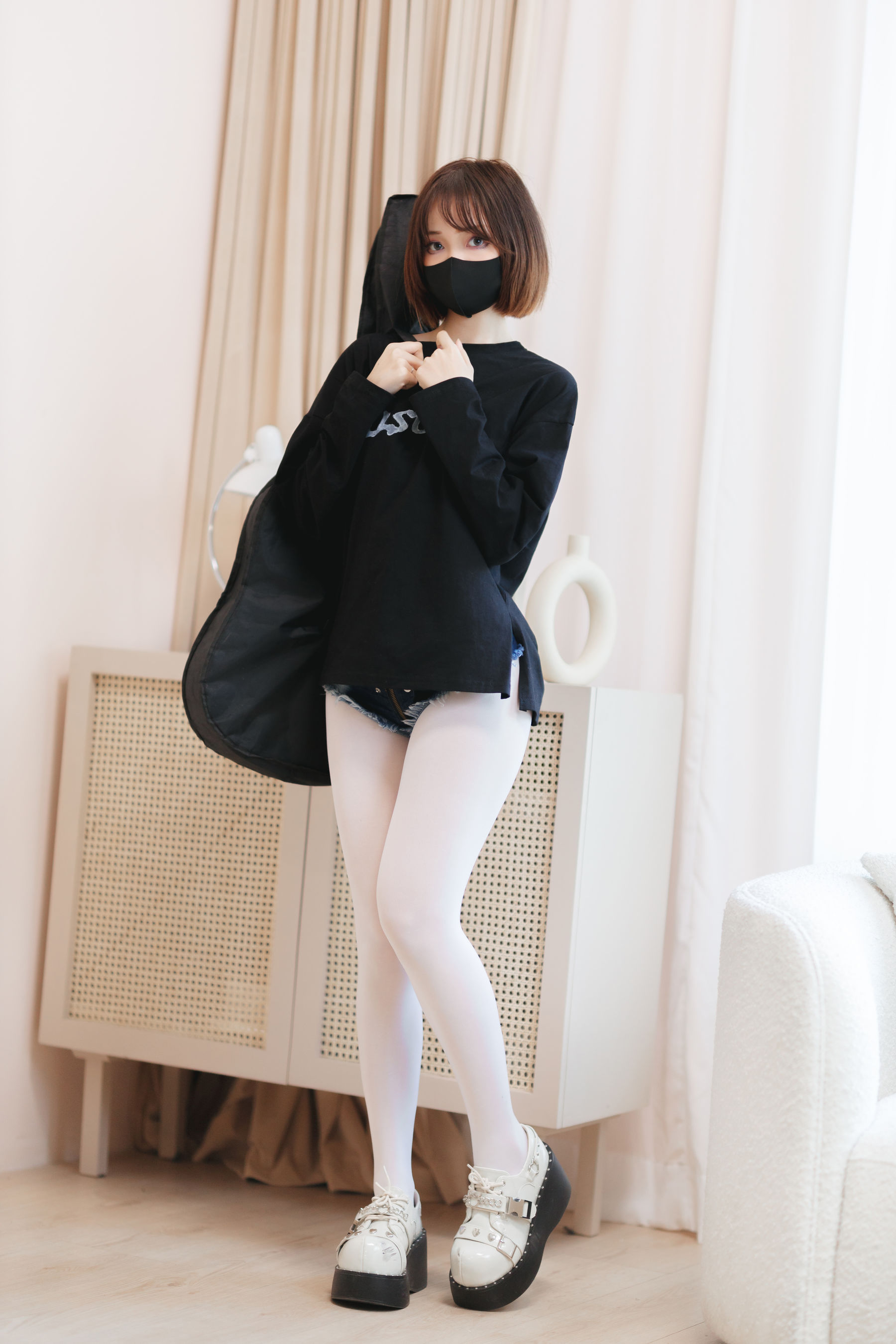 洛桑w伊梓 – 升玖老师 [38P] - 秀人网免费无水印在线套图写真