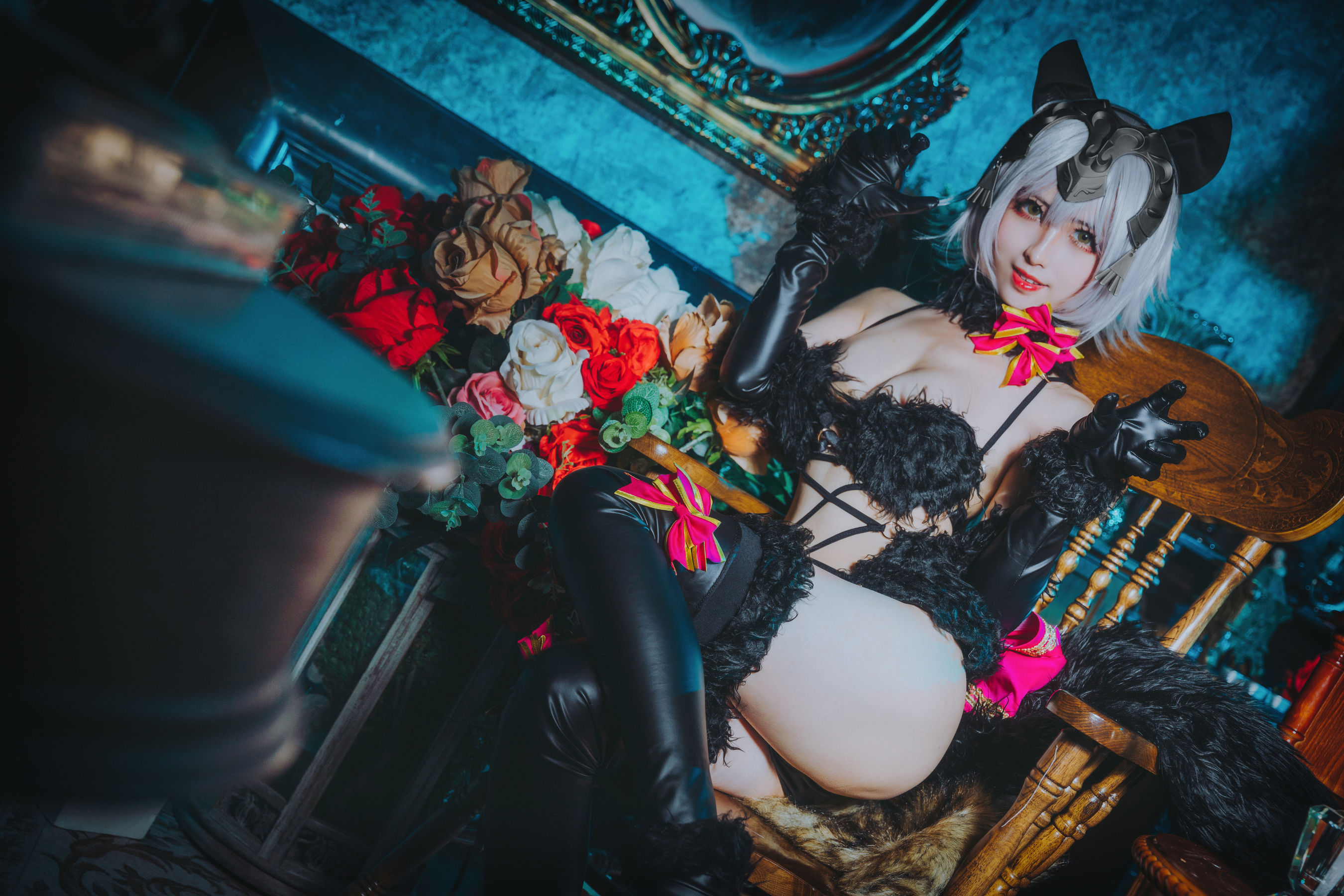 COS福利rioko凉凉子 黑色贞德 [16P] - 秀人网免费无水印在线套图写真