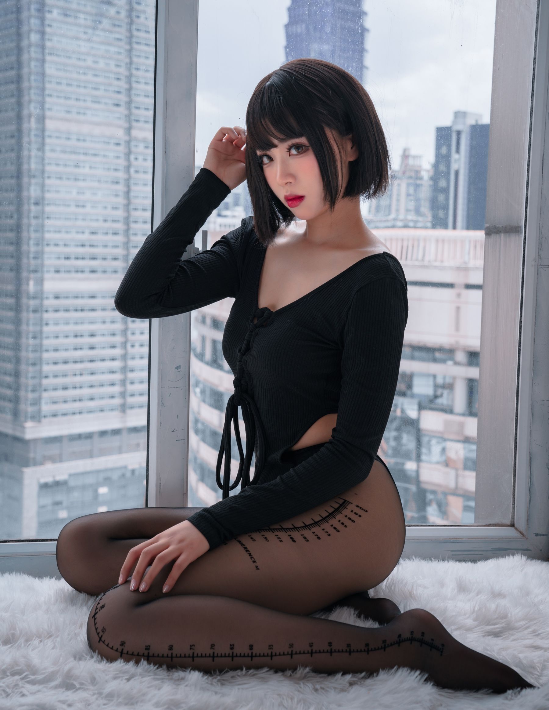 轩萧学姐 – 量个腰围 [32P] - 秀人网免费无水印在线套图写真