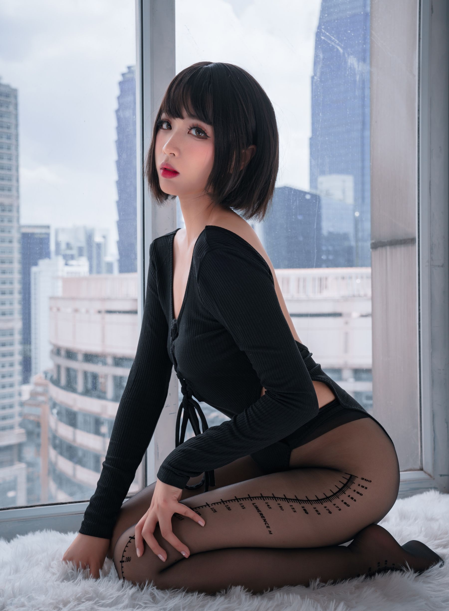 轩萧学姐 – 量个腰围 [32P] - 秀人网免费无水印在线套图写真