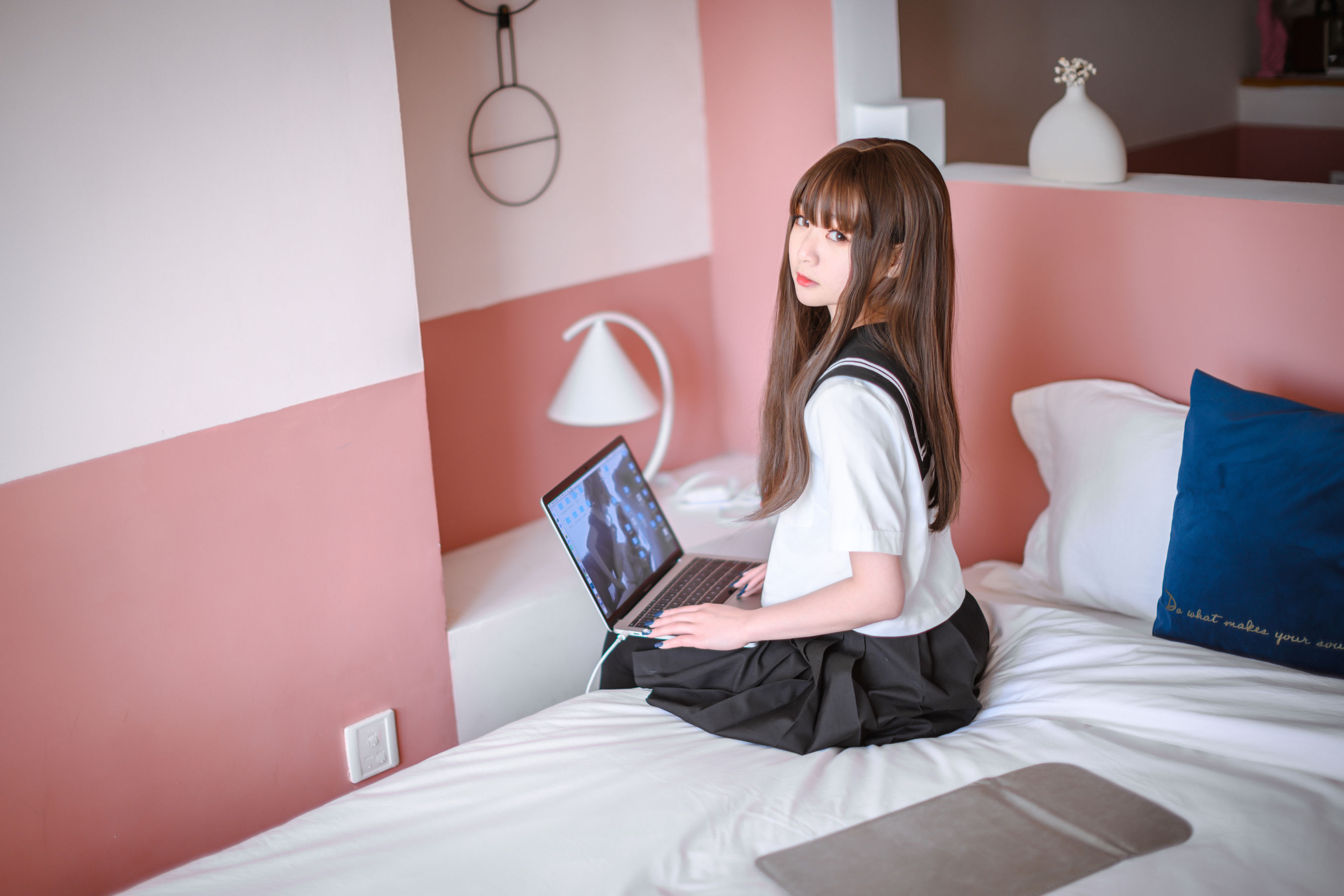 萌妹是青水 JK制服 [30P] - 秀人网免费无水印在线套图写真