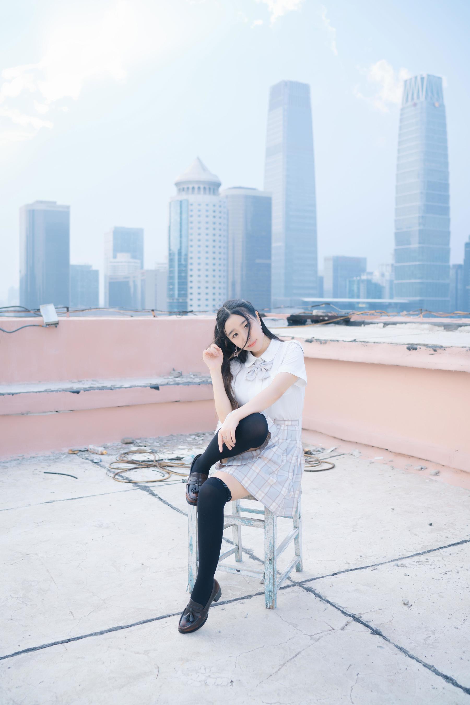 动漫博主穆零Mu0 – 天台jk [21P] - 秀人网免费无水印在线套图写真