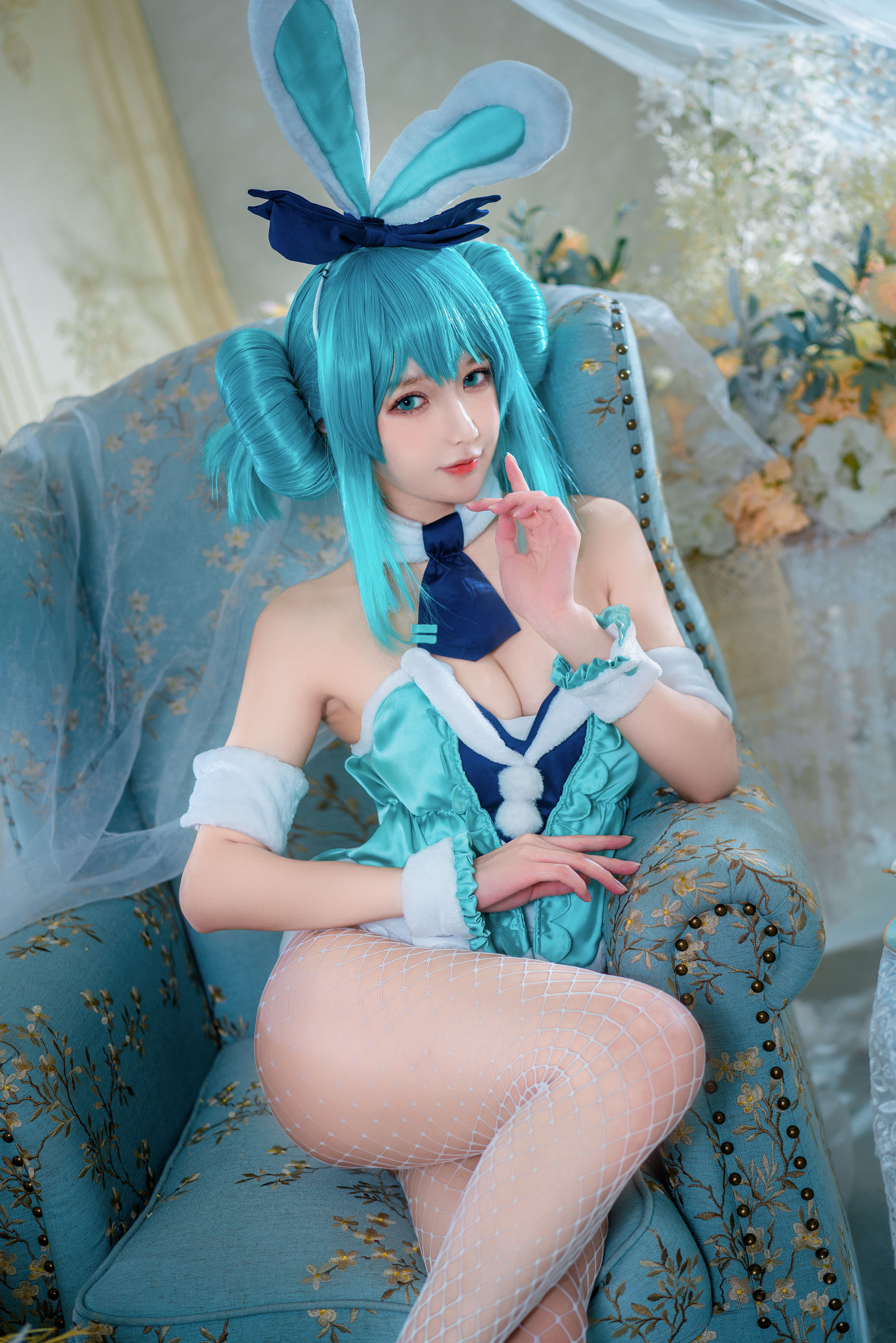 动漫博主阿包也是兔娘 – 白兔miku [28P] - 秀人网免费无水印在线套图写真