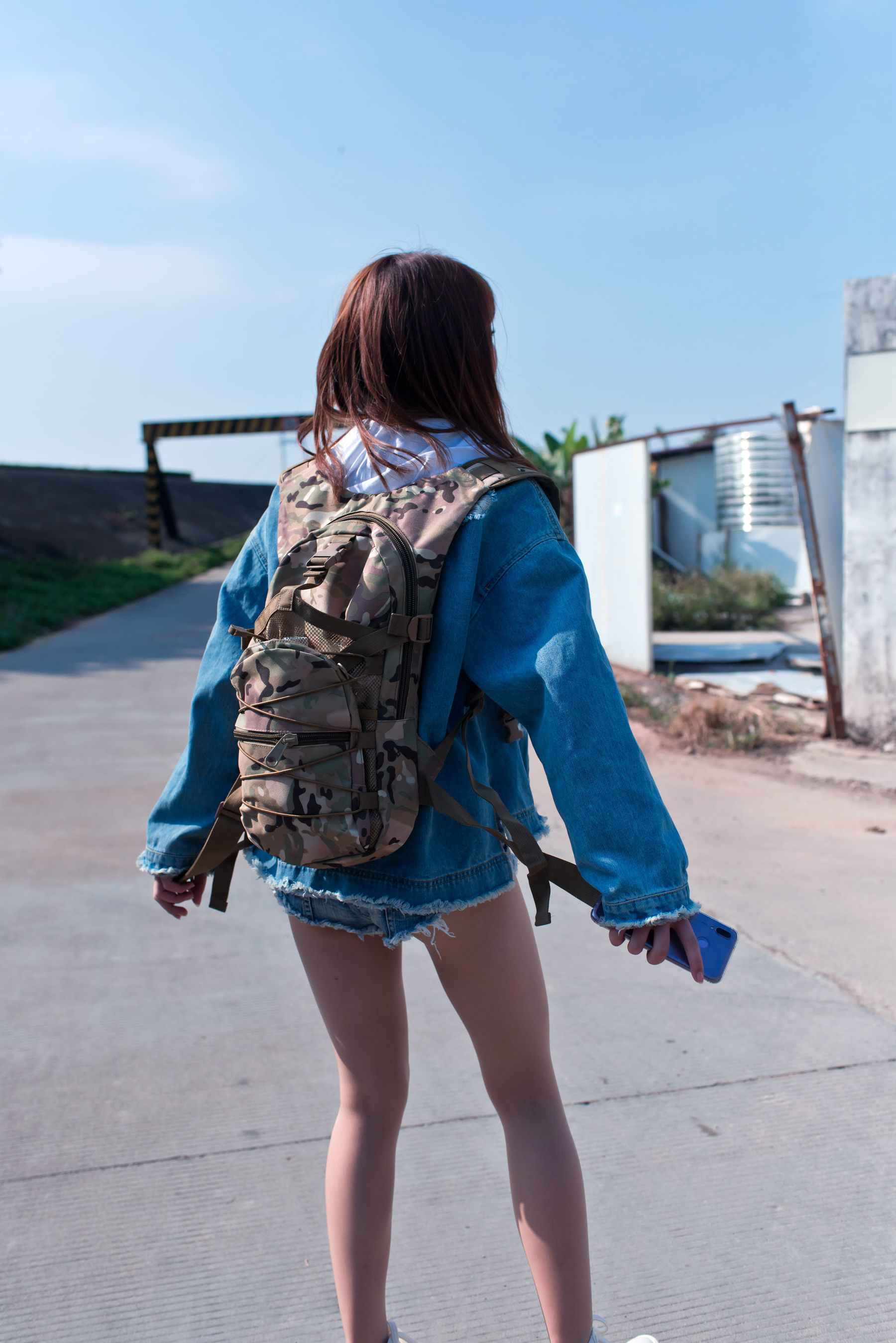 尤物清水由乃 御风街拍 轻水海鸥岛RS牛仔街拍 [100P] - 秀人网免费无水印在线套图写真