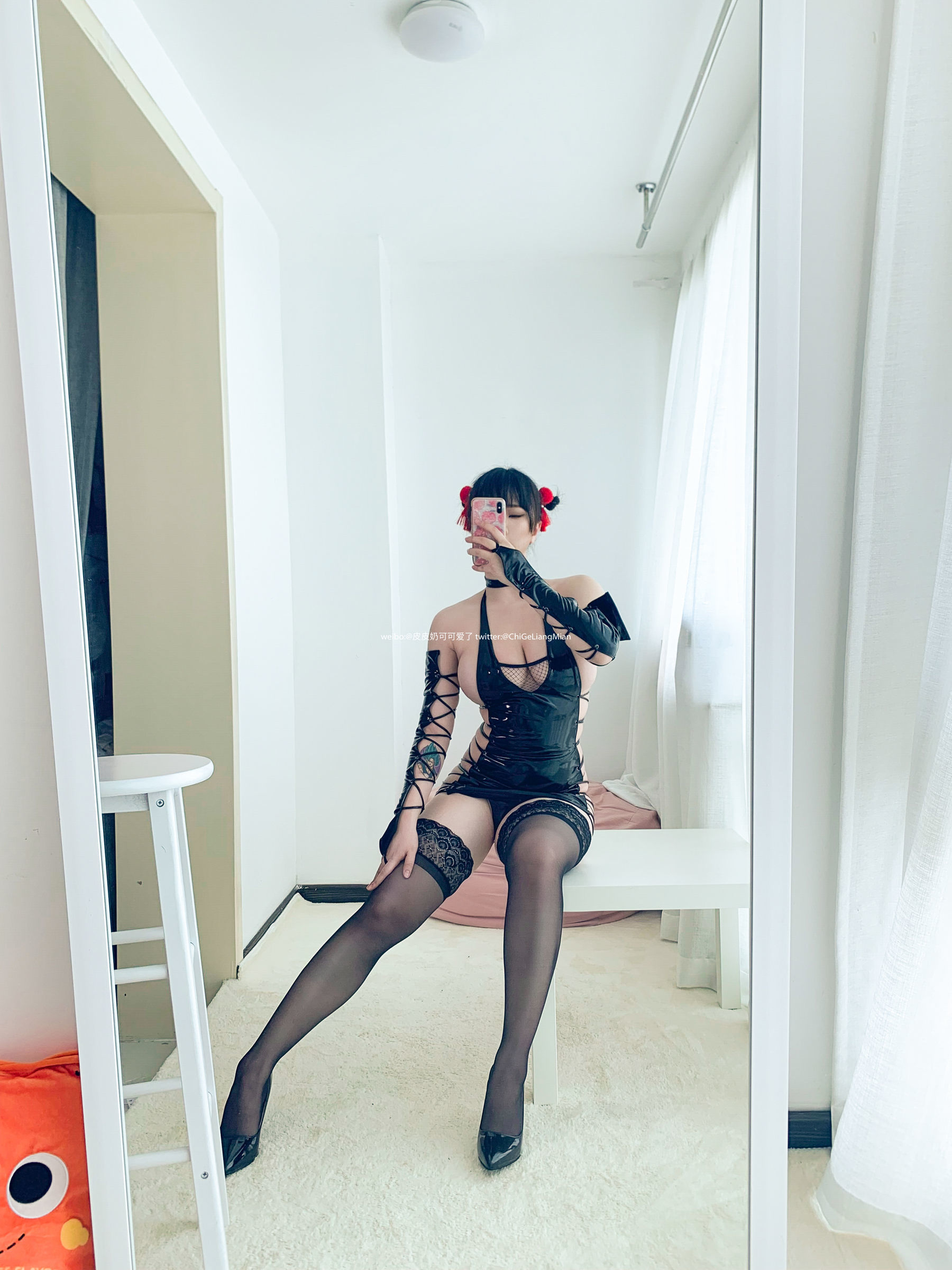 皮皮奶可可爱了啦 忍者皮衣 [44P] - 秀人网免费无水印在线套图写真