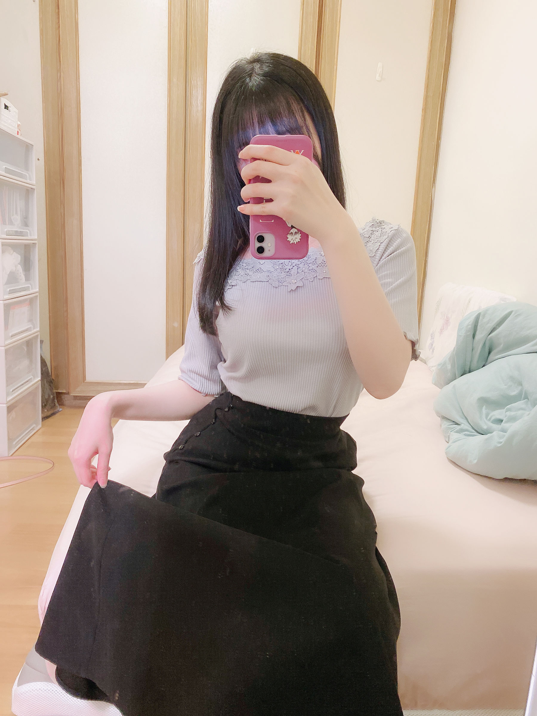 微博妹纸霜月shimo[fantia] 2022-11-27 自撮り [16P] - 秀人网免费无水印在线套图写真