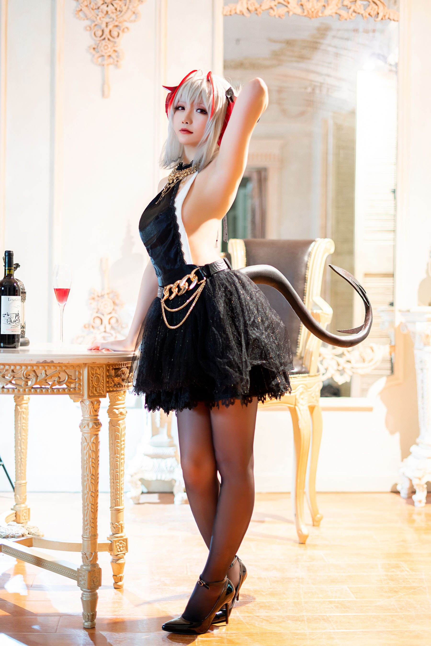 Coser小姐姐星之迟迟 – 明日方舟《W》 [15P] - 秀人网免费无水印在线套图写真