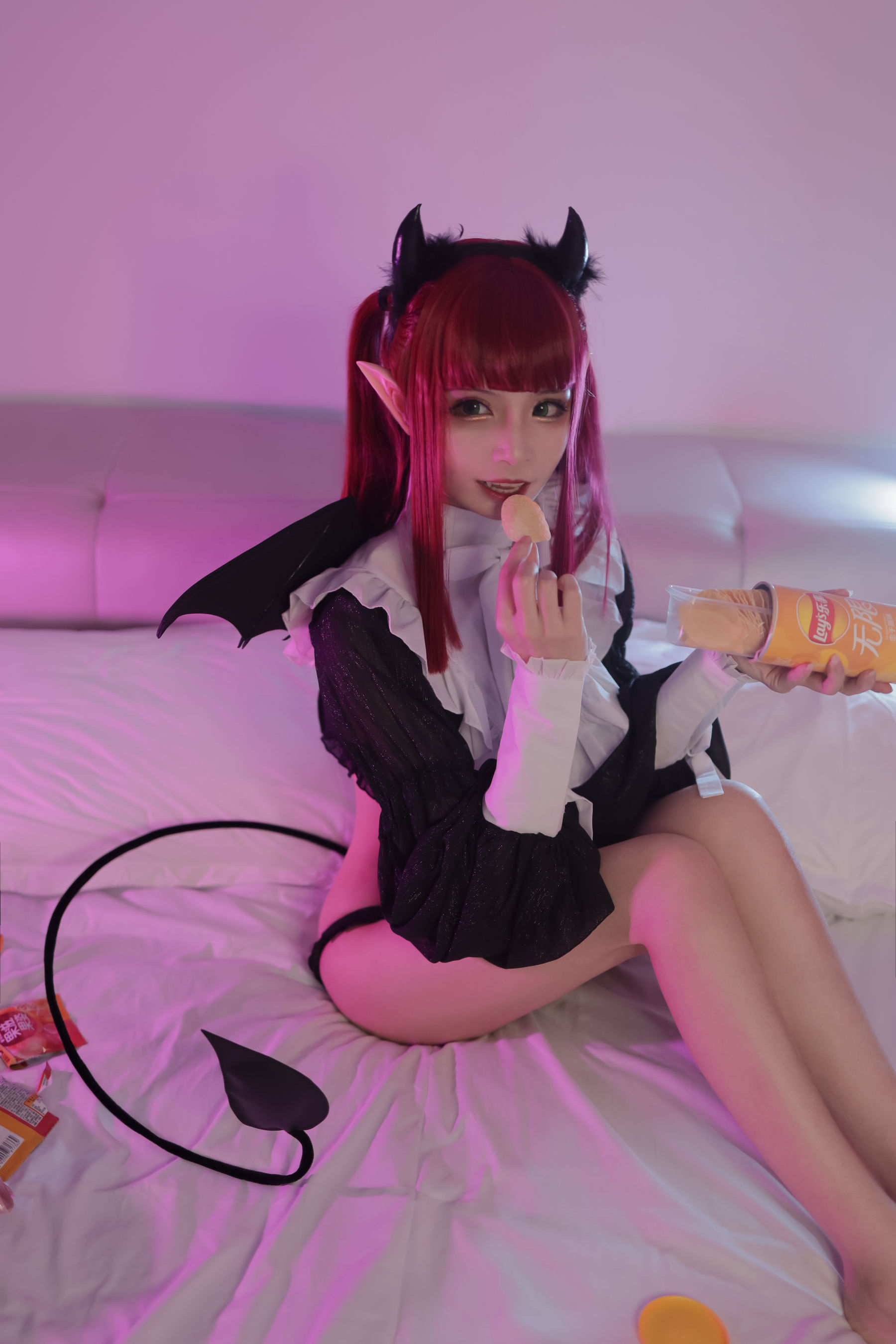 动漫博主爱老师_PhD – 喜多川海梦 魅魔 [15P] - 秀人网免费无水印在线套图写真