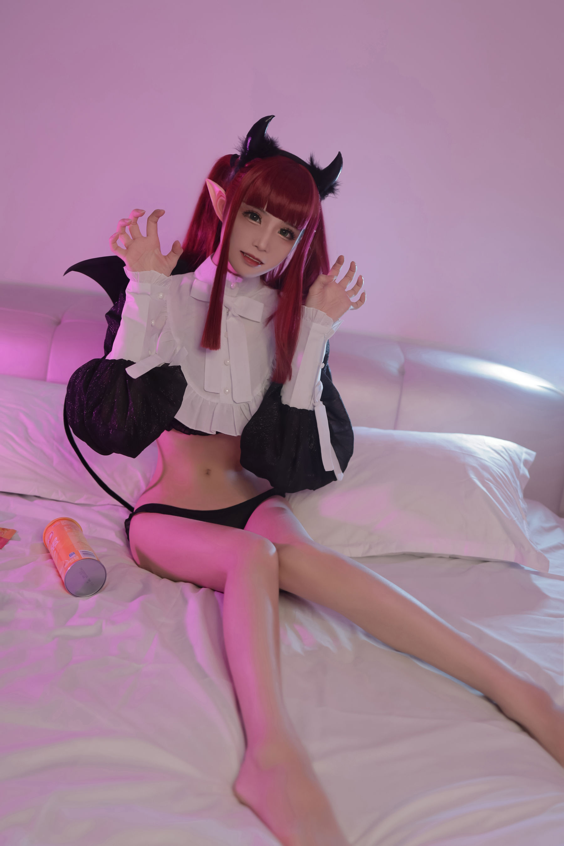 动漫博主爱老师_PhD – 喜多川海梦 魅魔 [15P] - 秀人网免费无水印在线套图写真