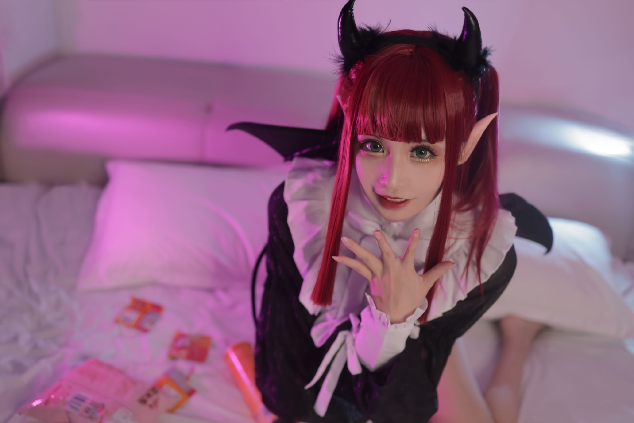 动漫博主爱老师_PhD – 喜多川海梦 魅魔 [15P] - 秀人网免费无水印在线套图写真