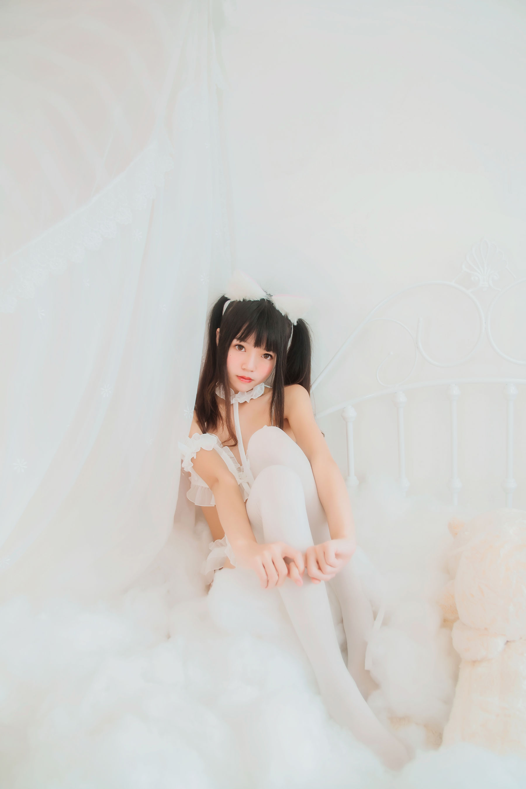 [萝莉COS] 桜桃喵《白猫》 [32P] - 秀人网免费无水印在线套图写真