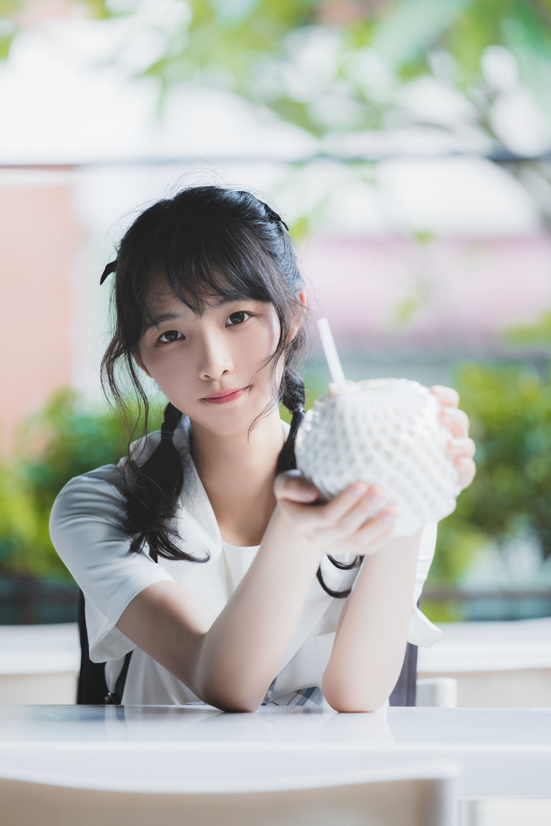 清纯妹子西瓜 制服 [18P] - 秀人网免费无水印在线套图写真