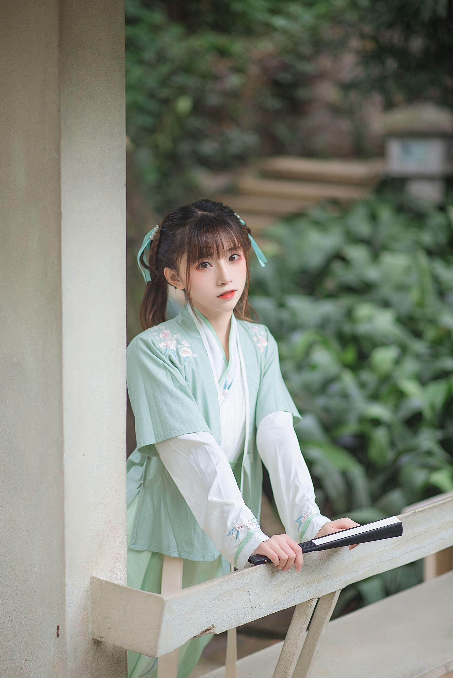 动漫博主Kitaro_绮太郎 娉娉袅袅十三余，豆蔻年华二月初 [19P] - 秀人网免费无水印在线套图写真