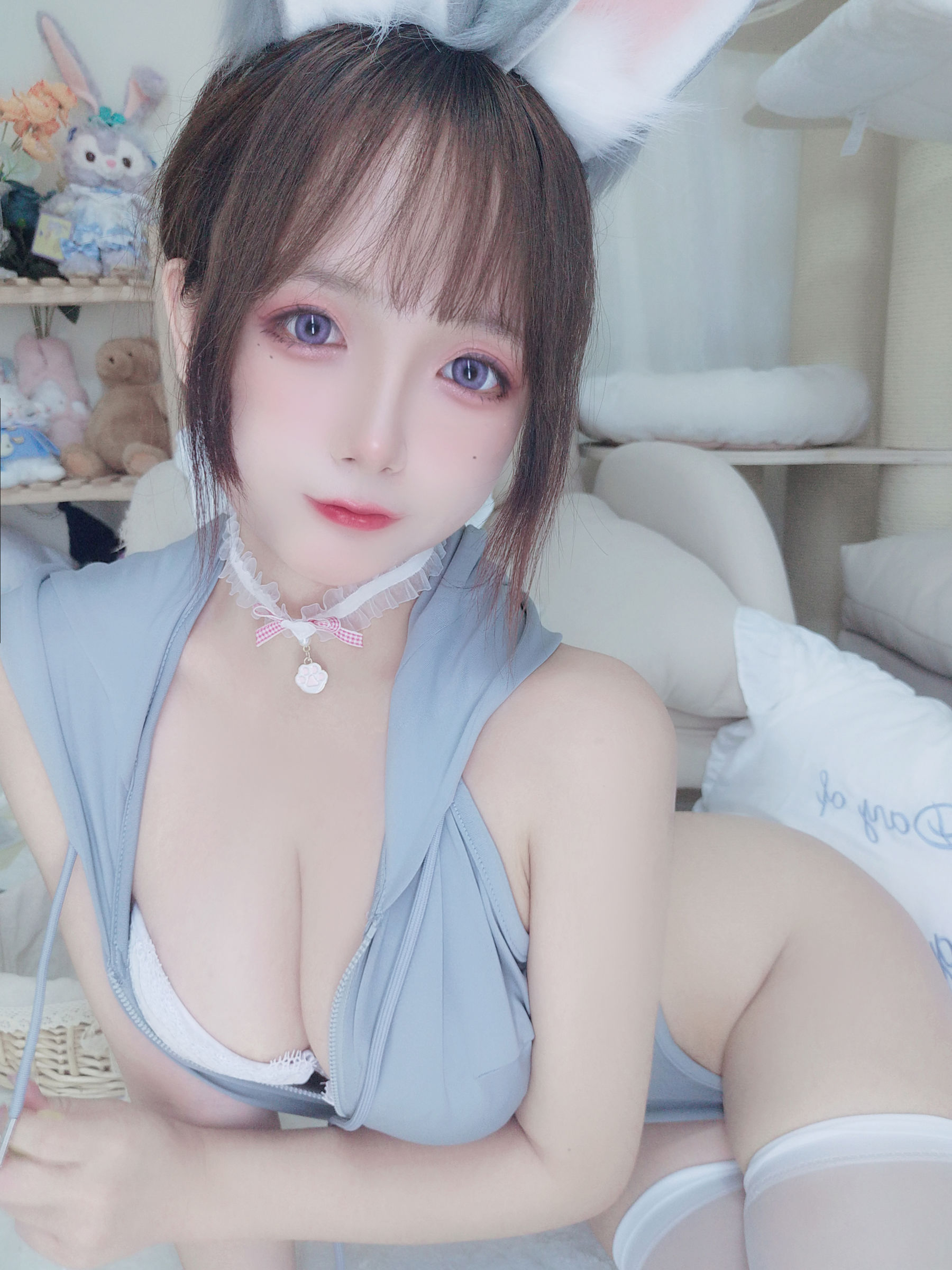 Cosplay日奈娇 – 兔兔卫衣 [65P] - 秀人网免费无水印在线套图写真