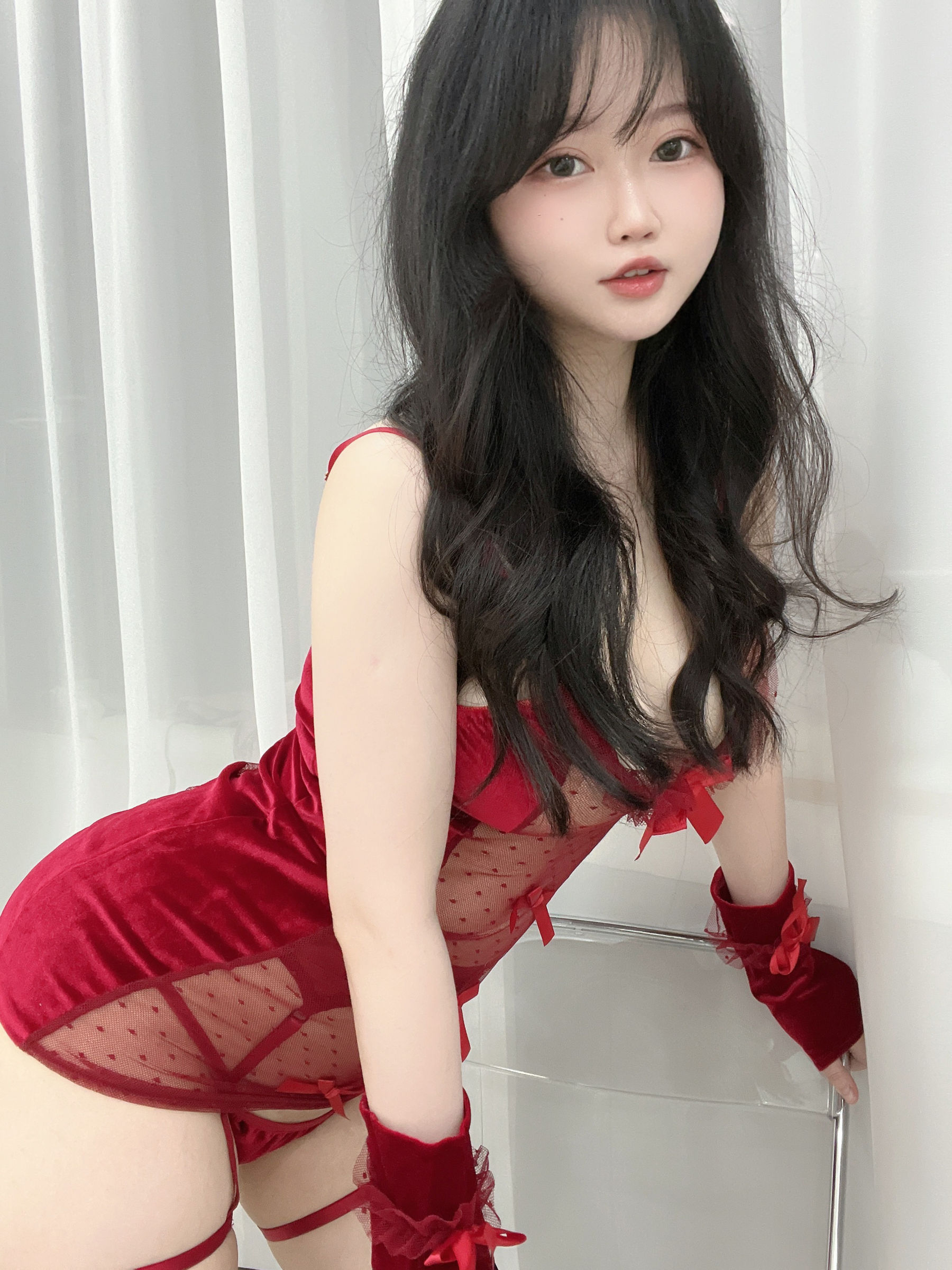 蜜桃少女是依酱呀 – 红色波点 [38P] - 秀人网免费无水印在线套图写真