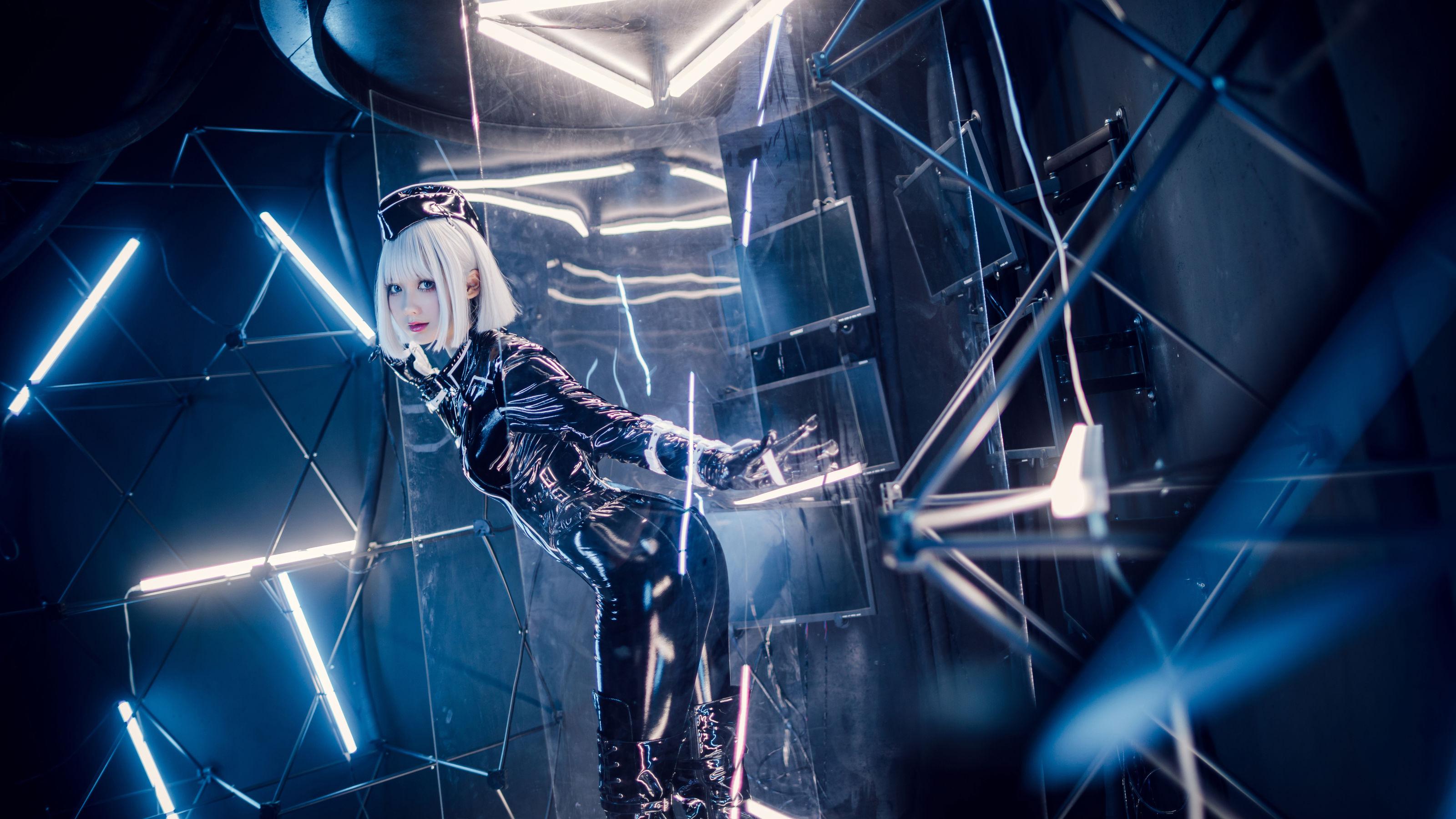 izumi泉桃子福利 – 帝国通讯官 [30P] - 秀人网免费无水印在线套图写真