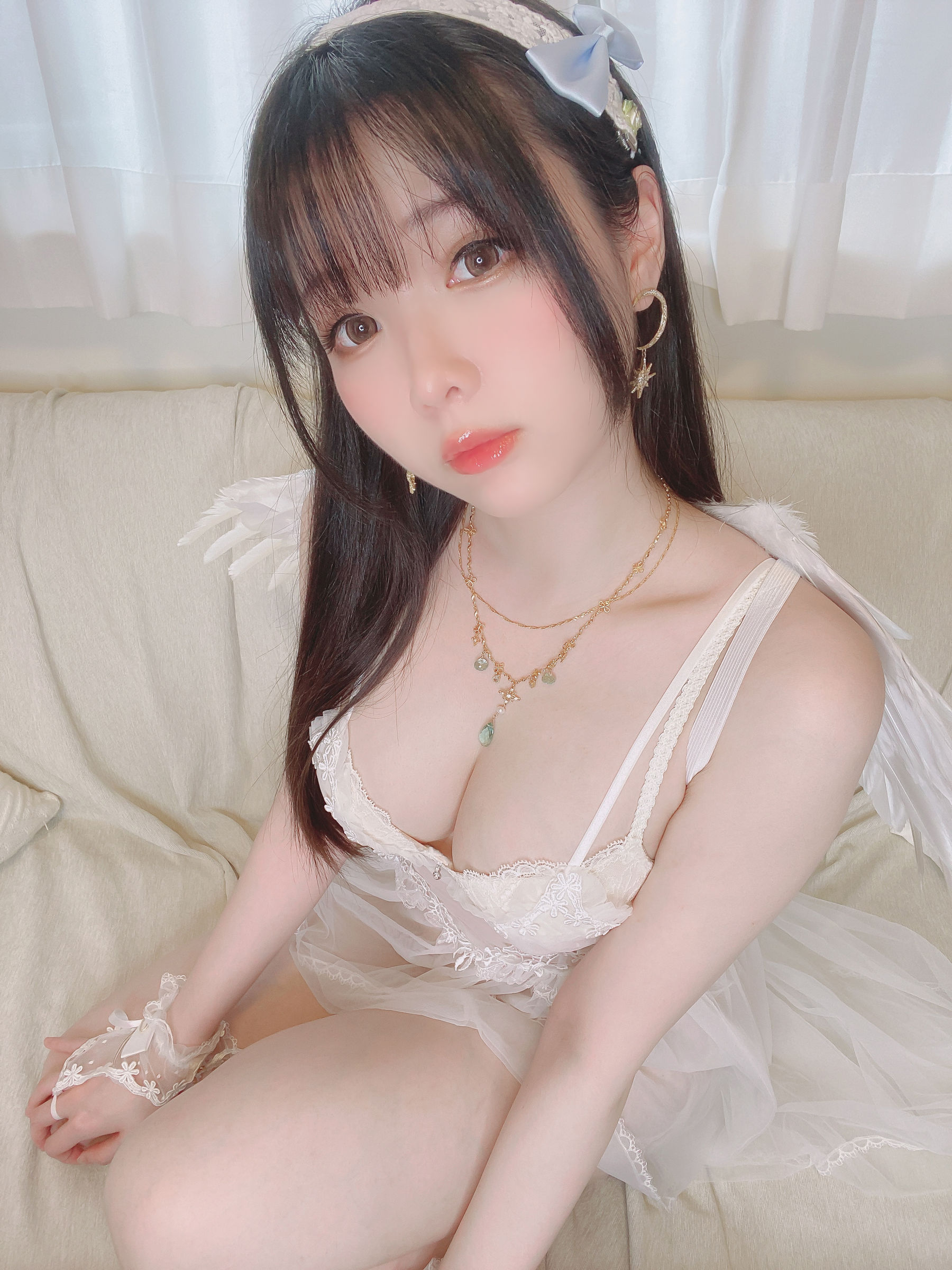 微博妹纸霜月shimo – 天使 [22P] - 秀人网免费无水印在线套图写真