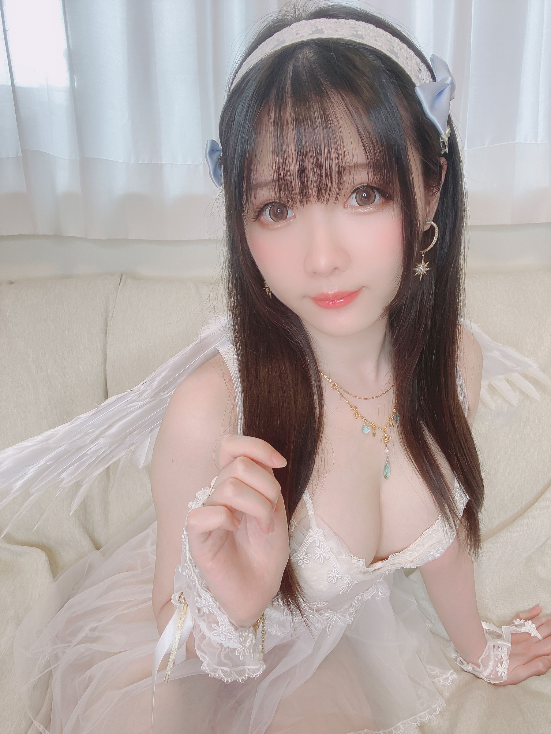 微博妹纸霜月shimo – 天使 [22P] - 秀人网免费无水印在线套图写真