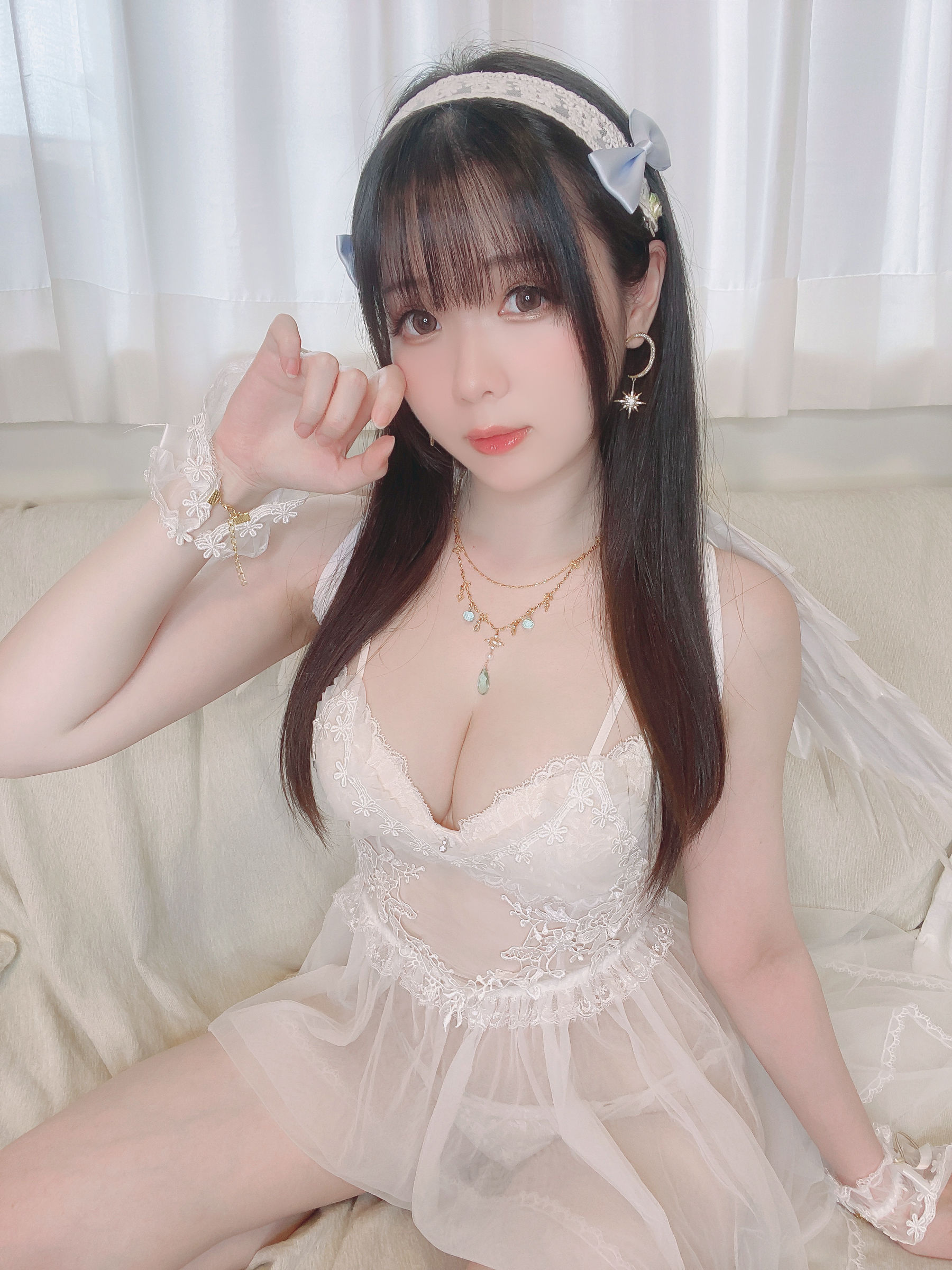 微博妹纸霜月shimo – 天使 [22P] - 秀人网免费无水印在线套图写真