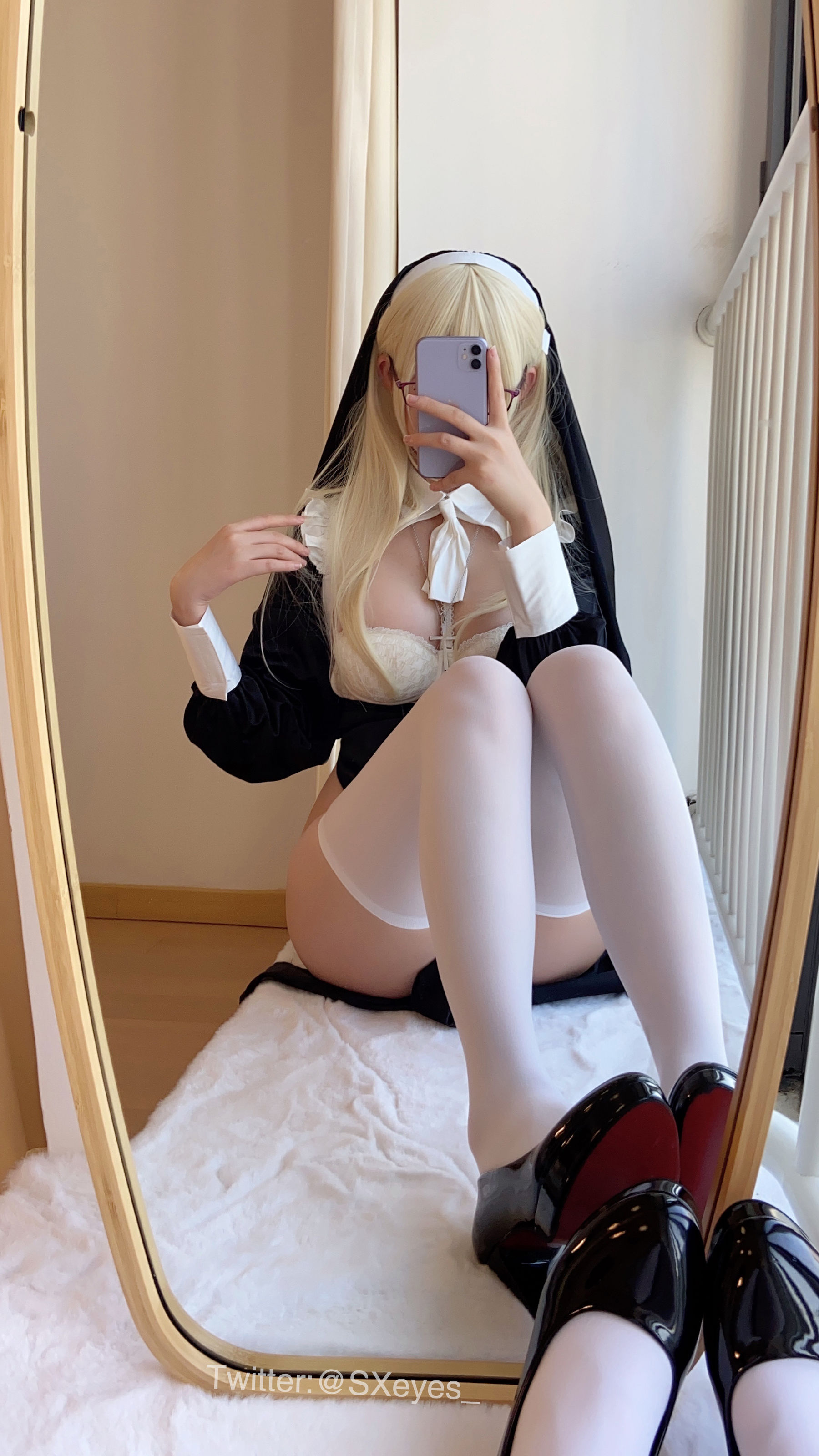 萌妹子眼酱大魔王w – 修女 [34P] - 秀人网免费无水印在线套图写真