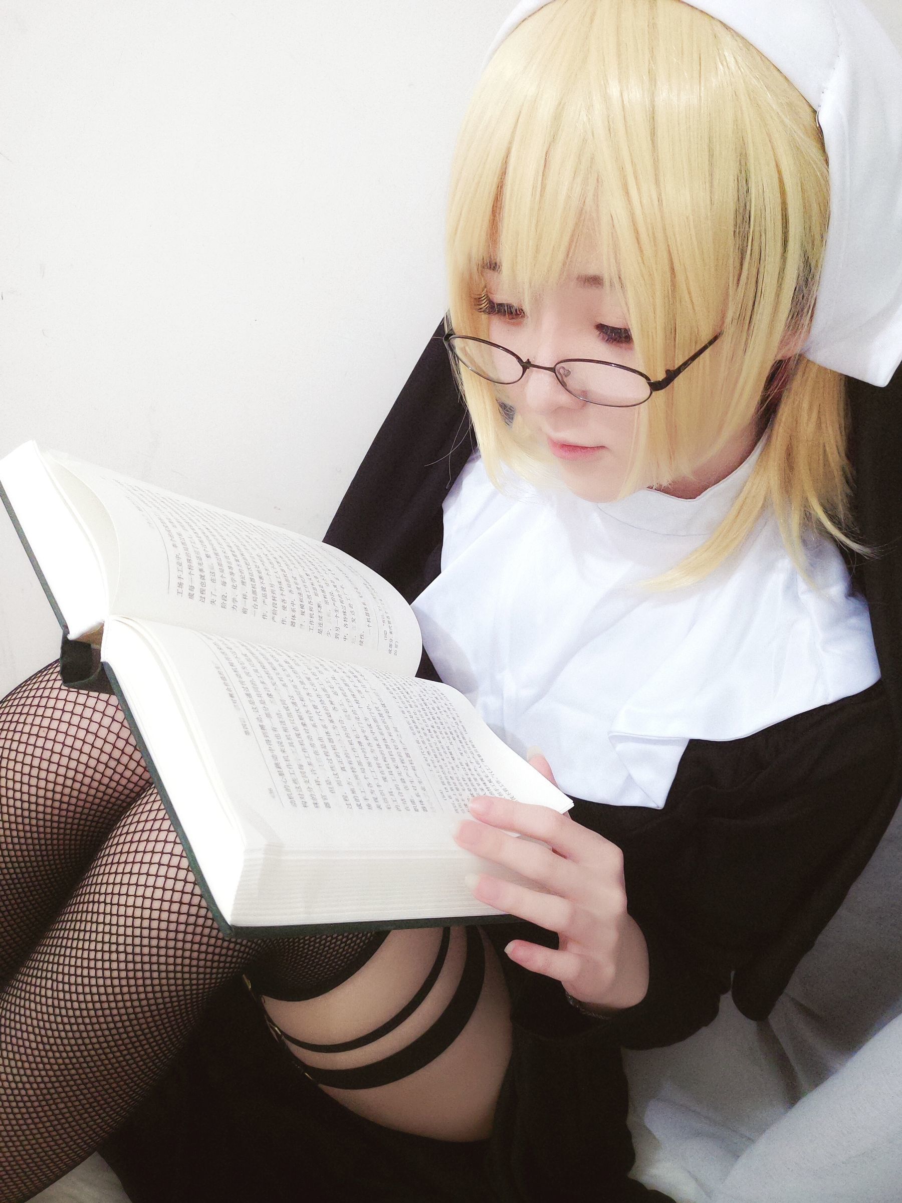 [萝莉COS] 一小央泽 – 修女小姐姐（黑） [21P] - 秀人网免费无水印在线套图写真