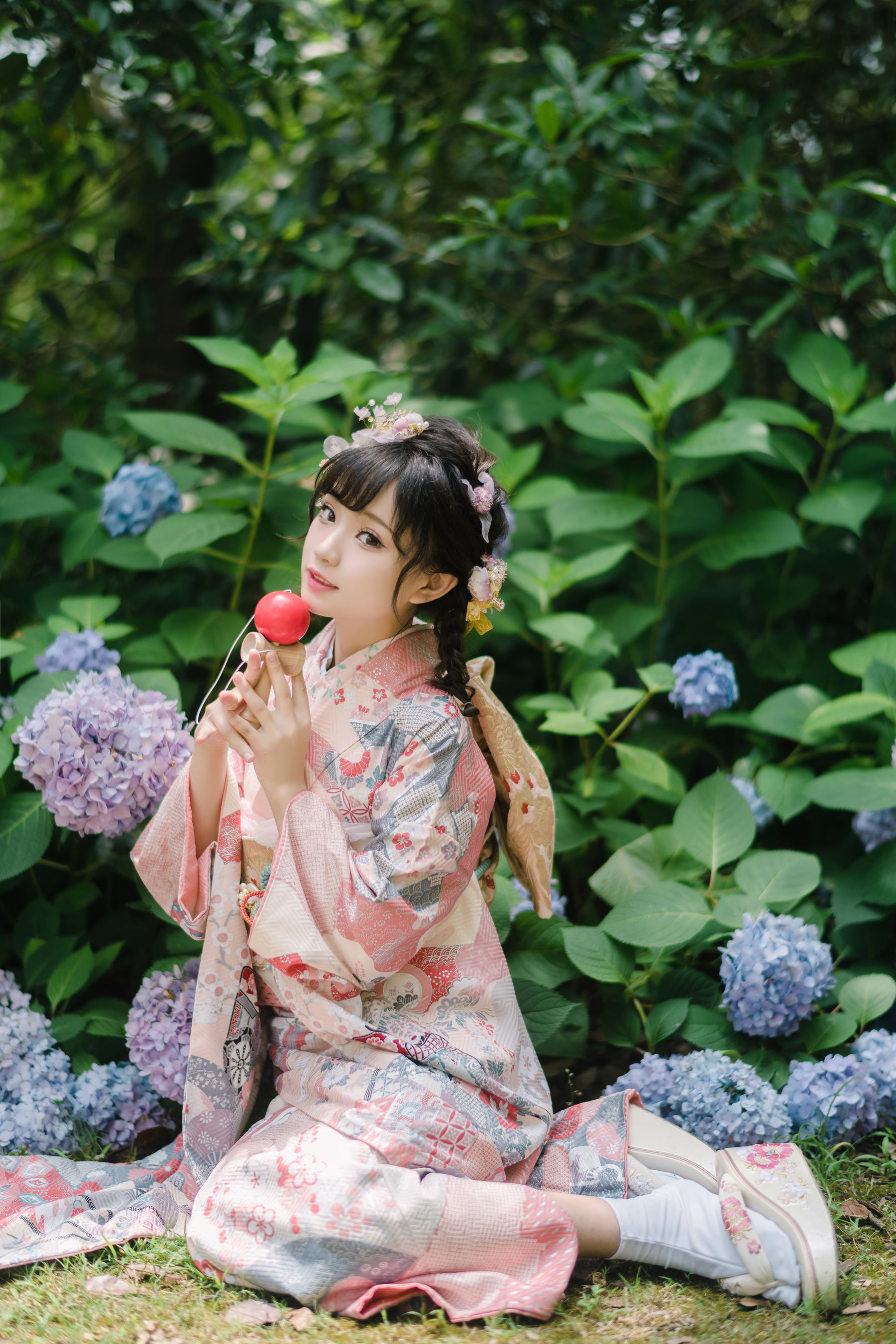 花柒Hana – 绣球花和服 [18P] - 秀人网免费无水印在线套图写真