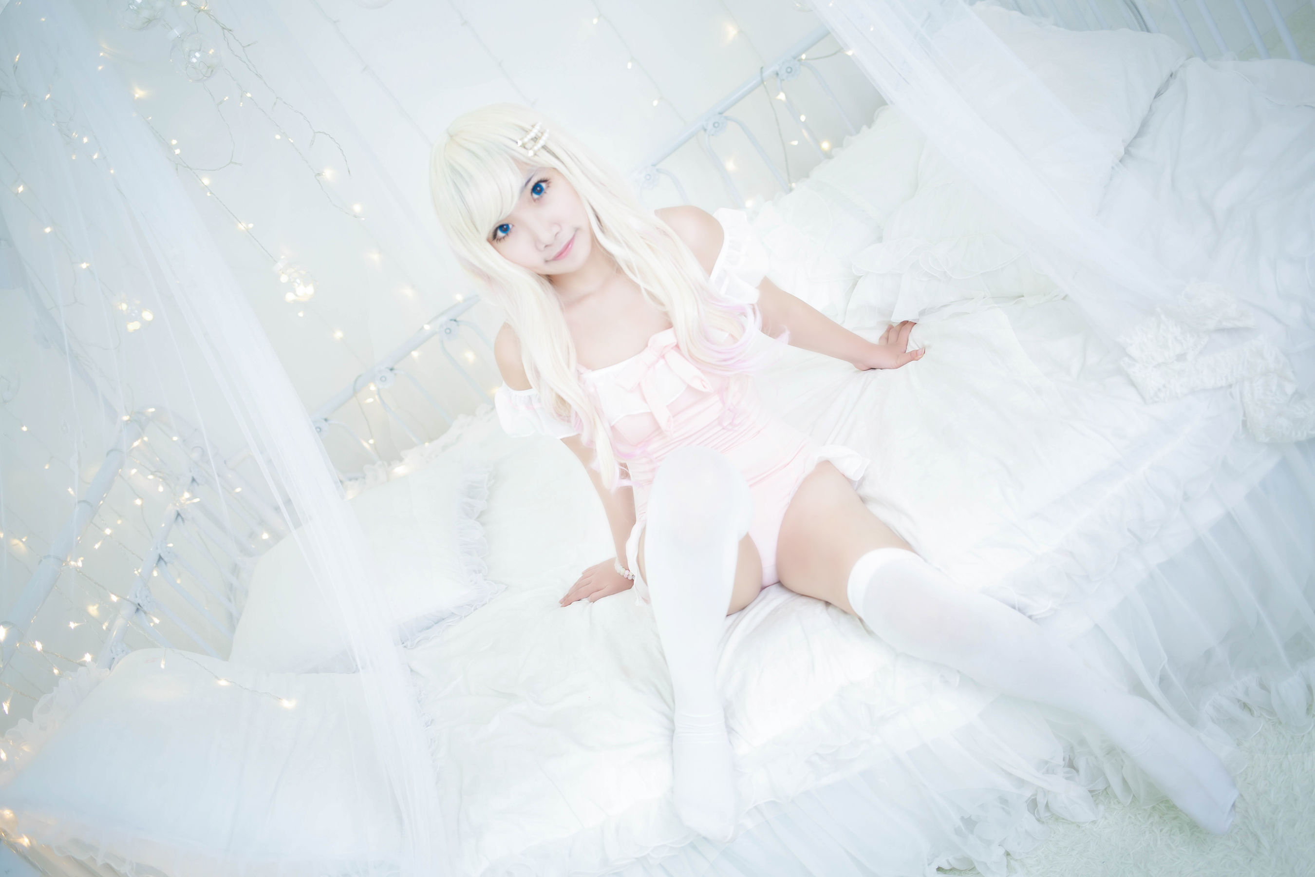 萝莉蜜嘟喵 粉色泳衣 [31P] - 秀人网免费无水印在线套图写真