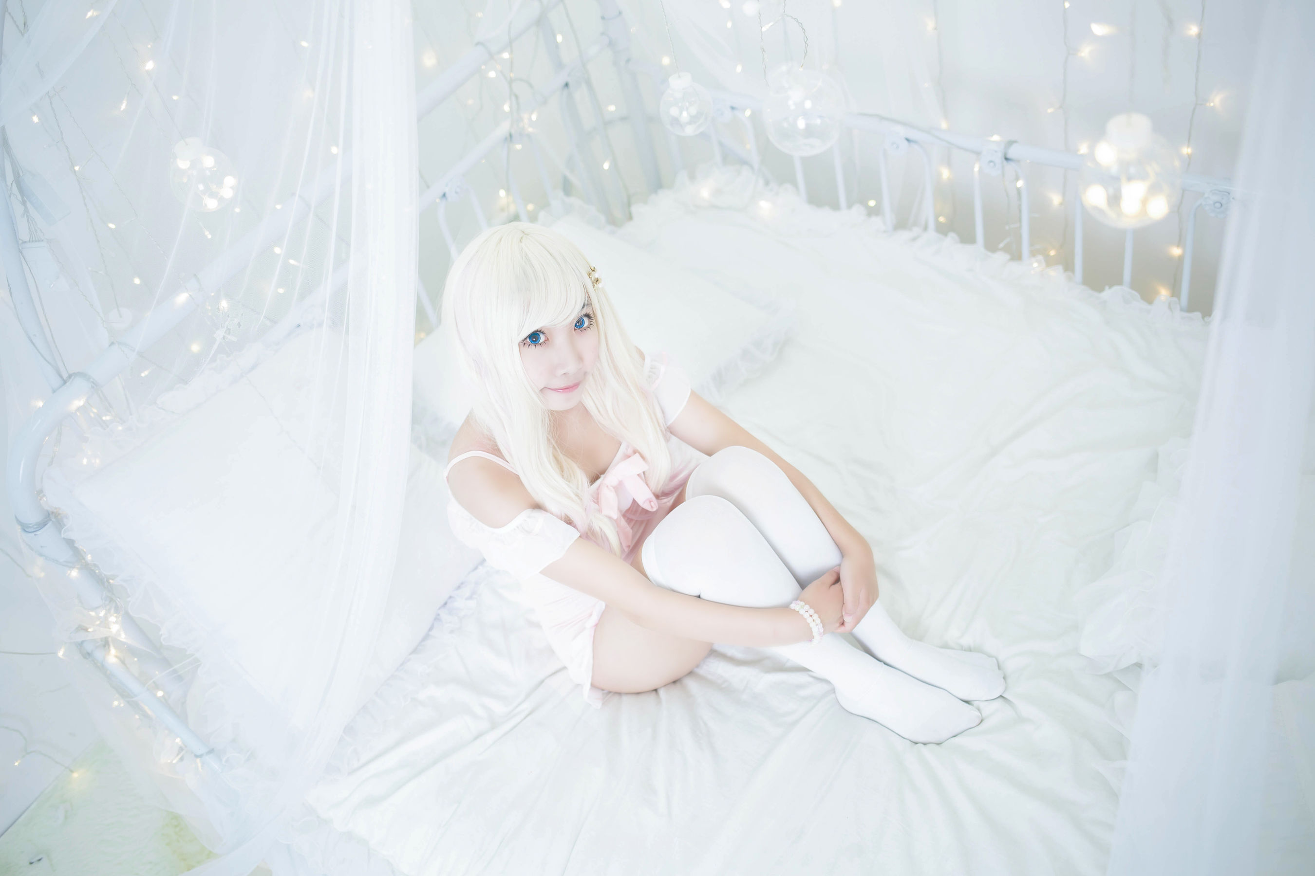 萝莉蜜嘟喵 粉色泳衣 [31P] - 秀人网免费无水印在线套图写真