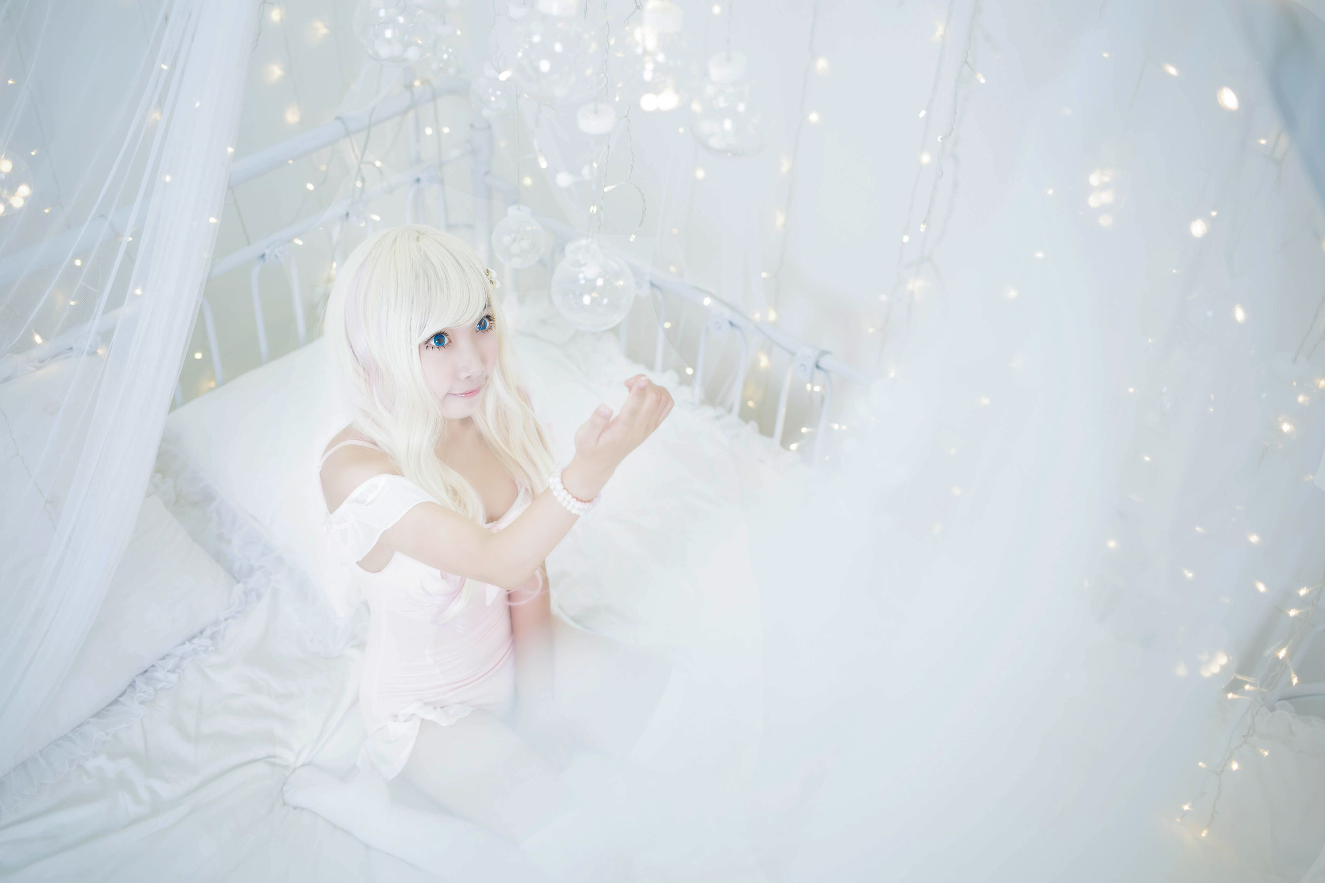 萝莉蜜嘟喵 粉色泳衣 [31P] - 秀人网免费无水印在线套图写真