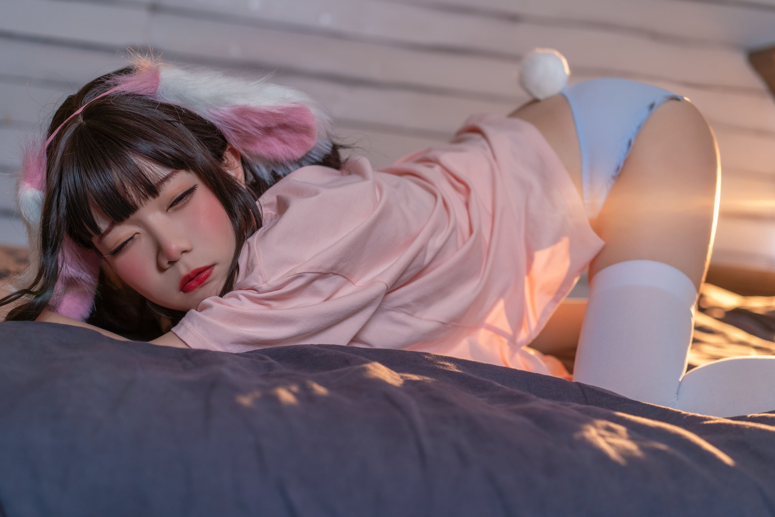 动漫博主王胖胖u 粉兔儿 [26P] - 秀人网免费无水印在线套图写真