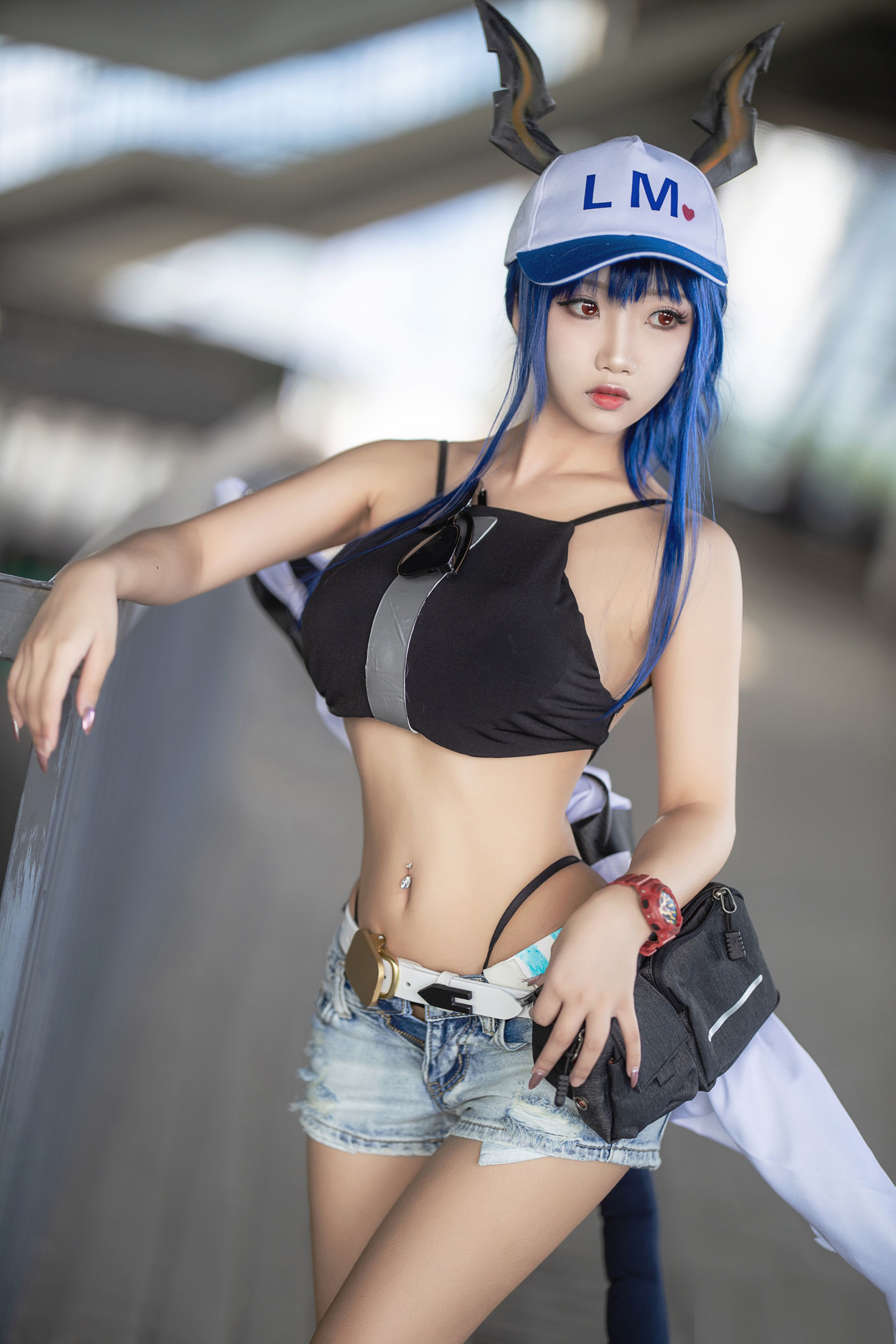 白嫩美少女鬼畜瑶 女游客c [13P] - 秀人网免费无水印在线套图写真