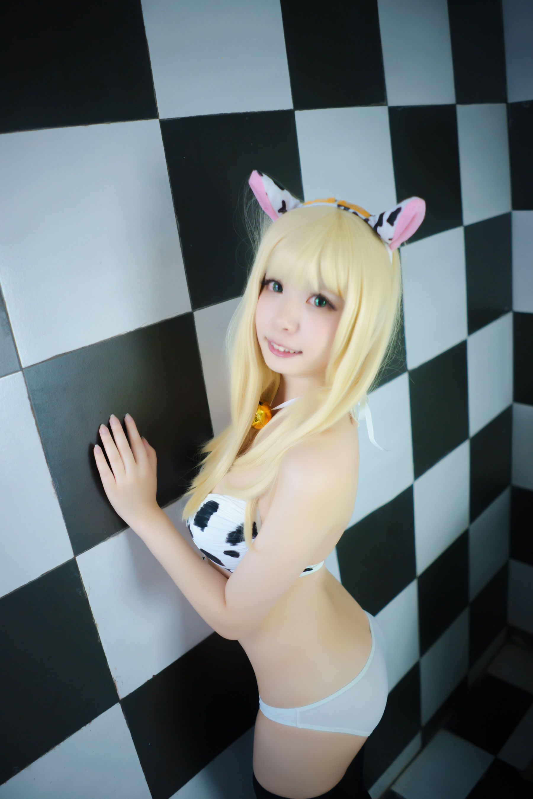 COS福利闪月半 柏崎星奈 [6P] - 秀人网免费无水印在线套图写真