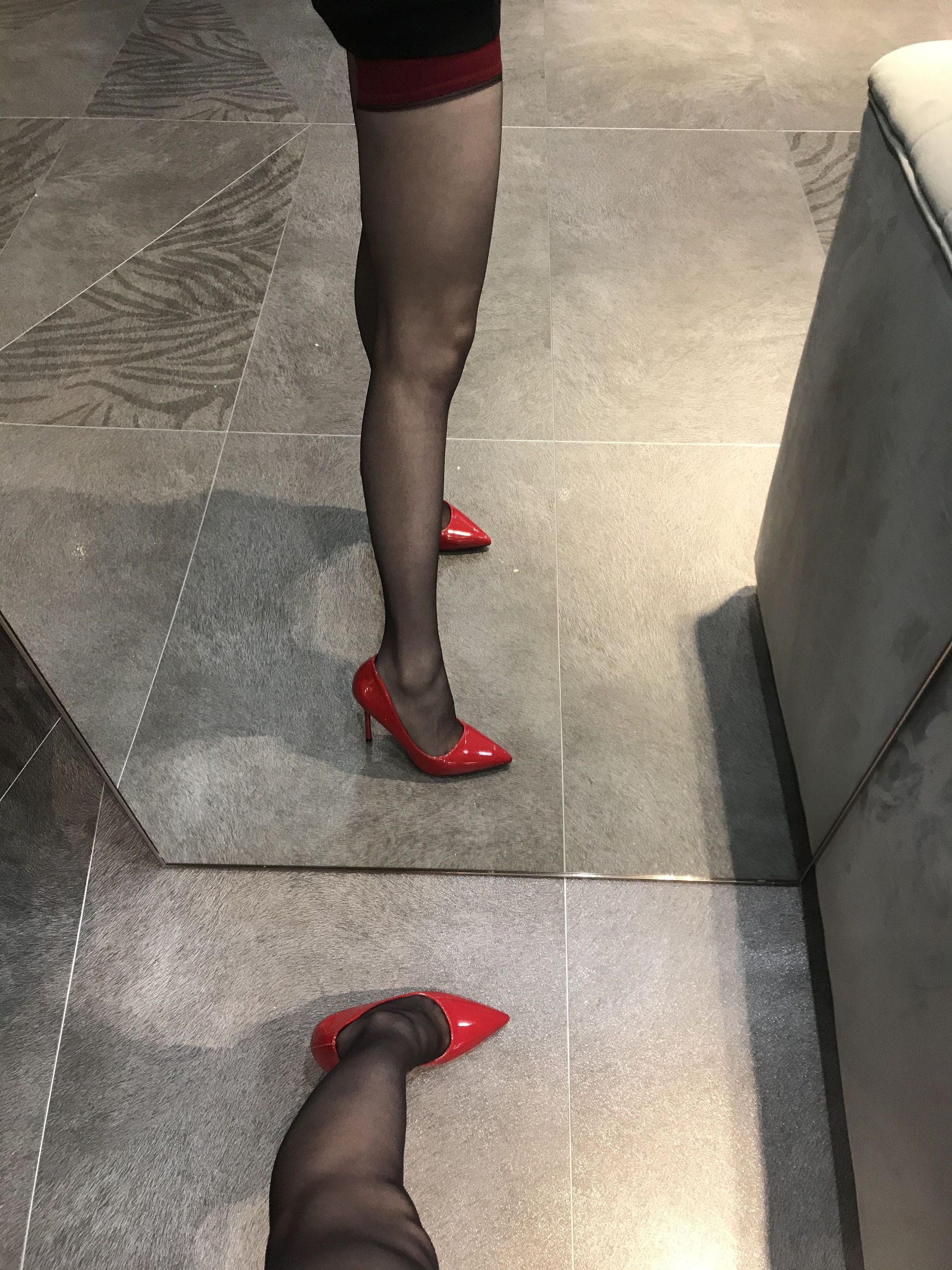 丝足博主麋鹿_Monroe 2020.04.02 黑色丝情 [50P] - 秀人网免费无水印在线套图写真