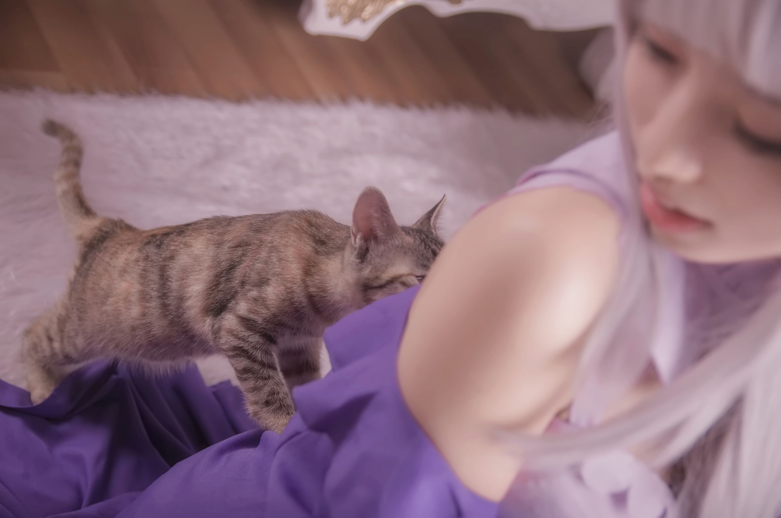 [Cosplay写真] 萌妹白易子教主 – RE从零开始的异世界生活 艾米莉娅 [10P] - 秀人网免费无水印在线套图写真