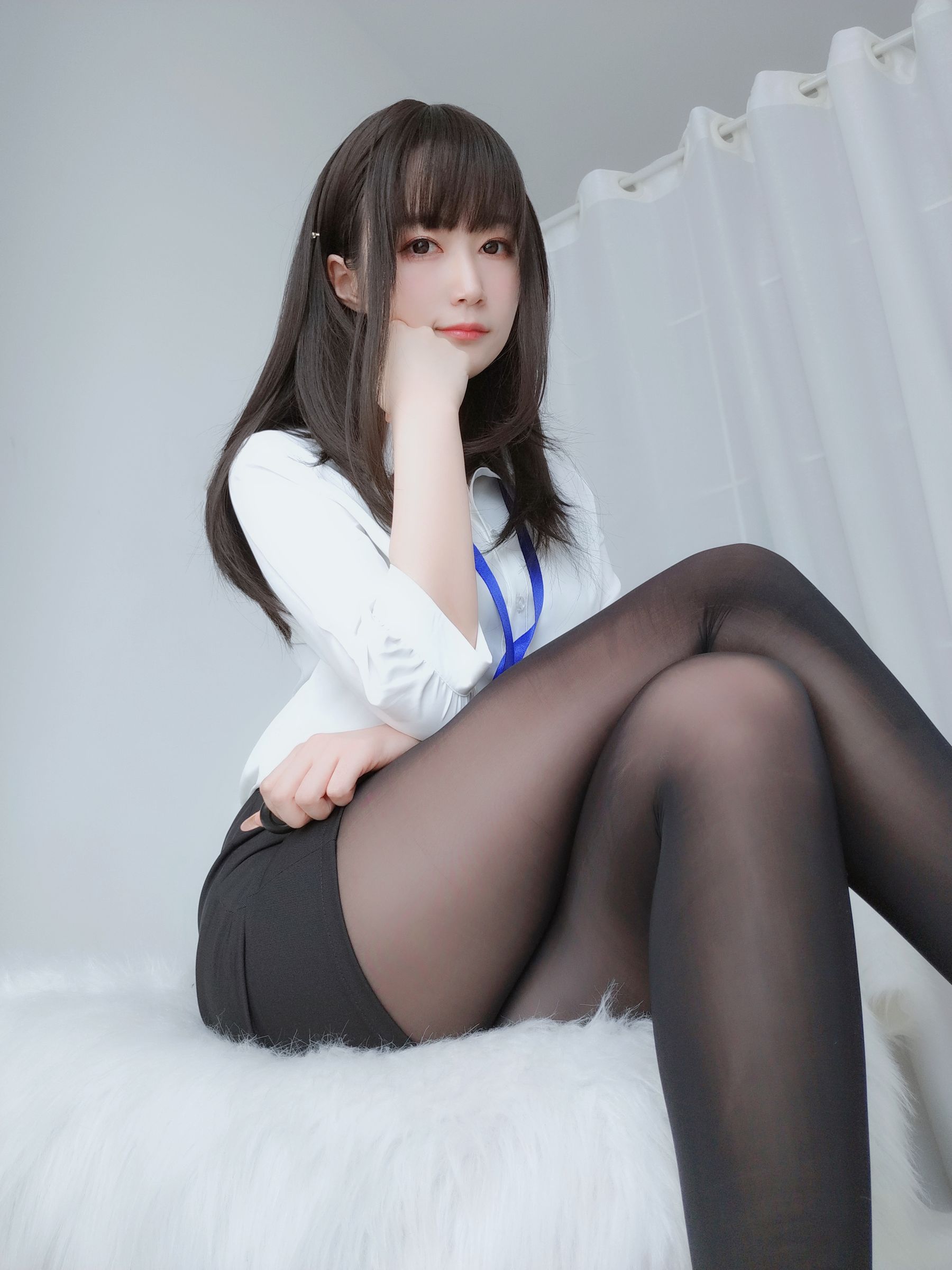 Coser小姐姐白银 – 制服 [119P] - 秀人网免费无水印在线套图写真