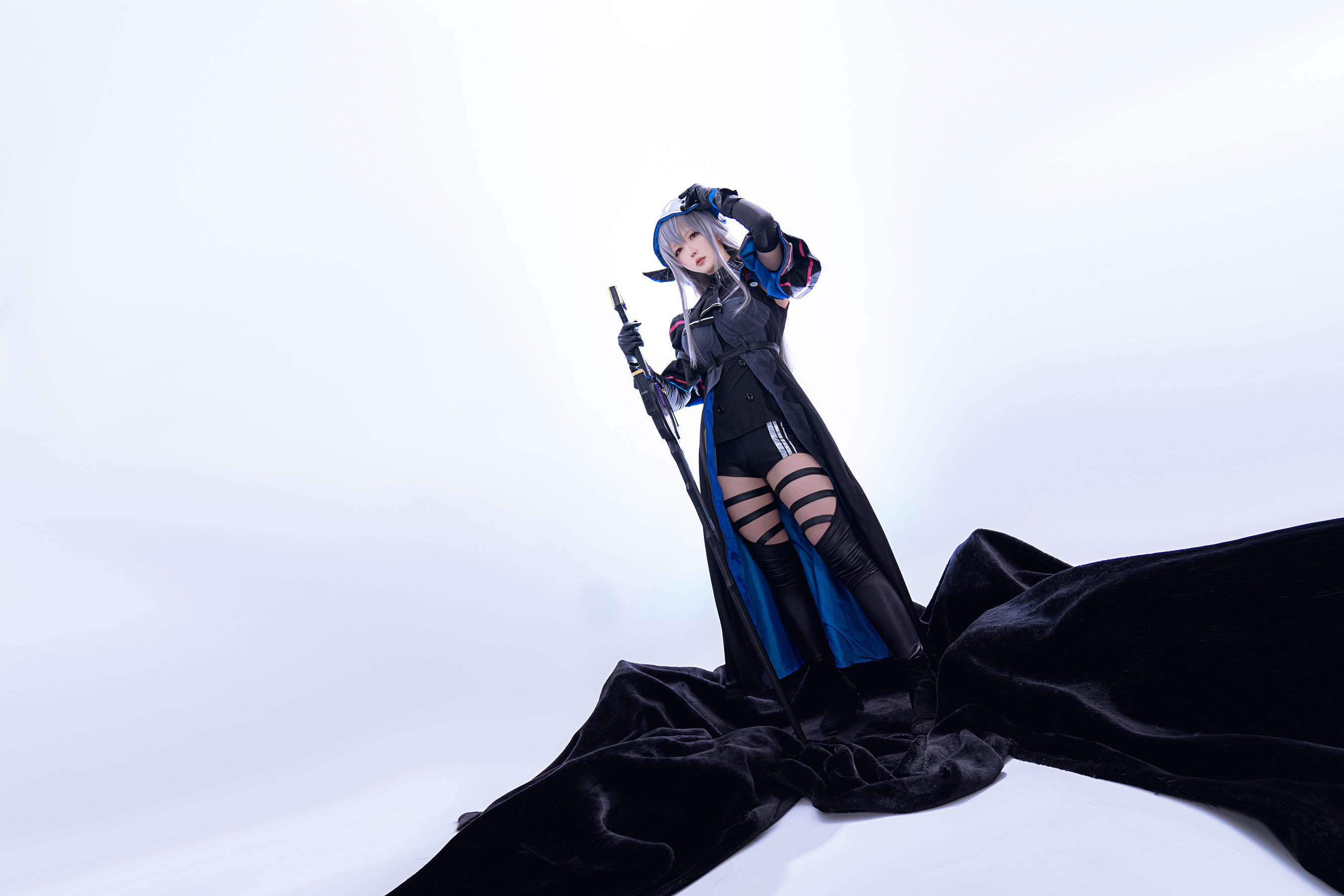 Coser小姐姐星之迟迟 – 斯卡蒂 [19P] - 秀人网免费无水印在线套图写真