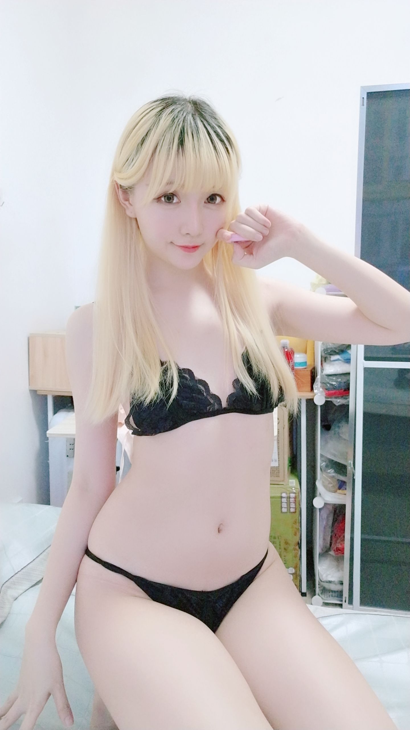 Coser小姐姐星之迟迟 黑制服 [68P] - 秀人网免费无水印在线套图写真