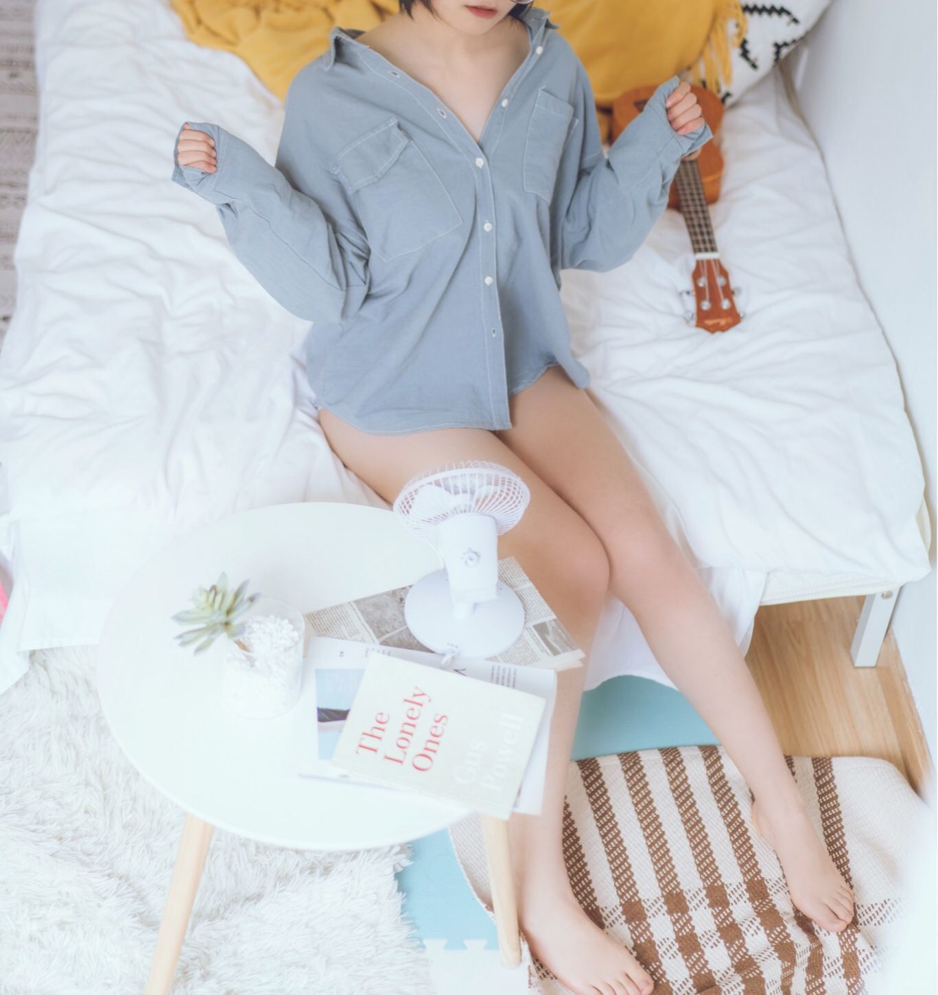 COSER美女逐月su 蓝色衬衫 [22P] - 秀人网免费无水印在线套图写真