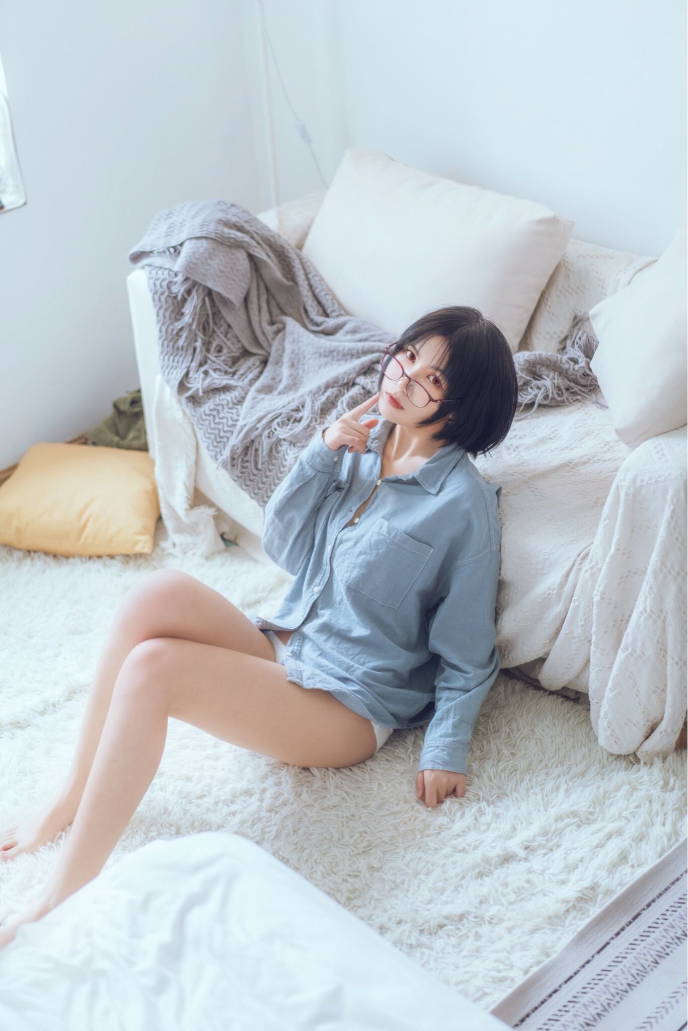 COSER美女逐月su 蓝色衬衫 [22P] - 秀人网免费无水印在线套图写真