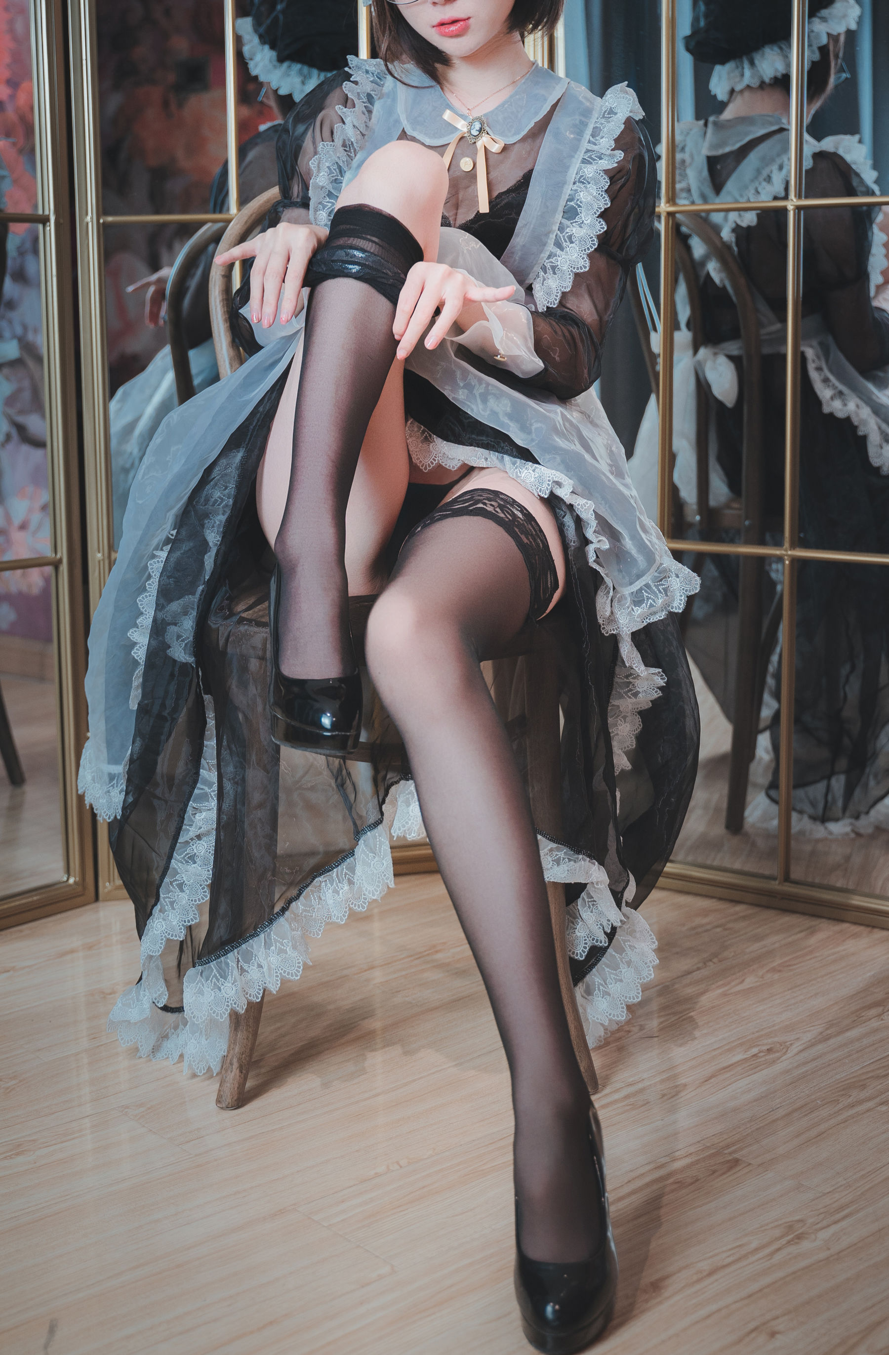 萌妹子南鸽 透明女仆 [50P] - 秀人网免费无水印在线套图写真