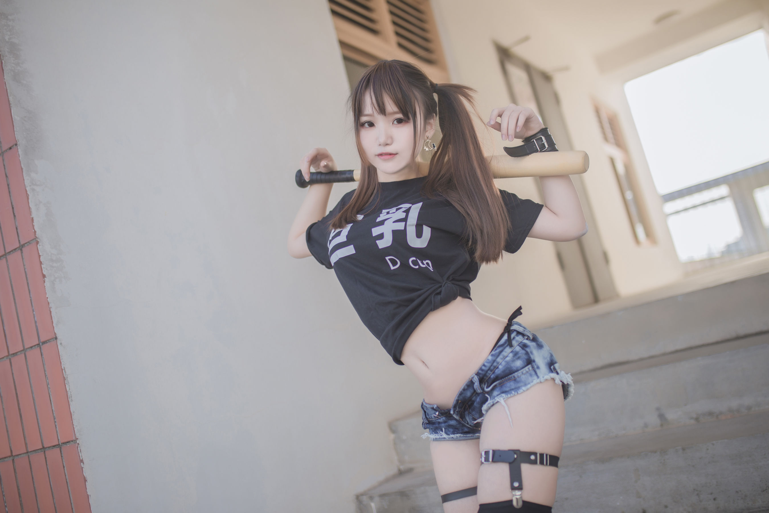 [萝莉COS] Yoko宅夏《巨乳》 [28P] - 秀人网免费无水印在线套图写真