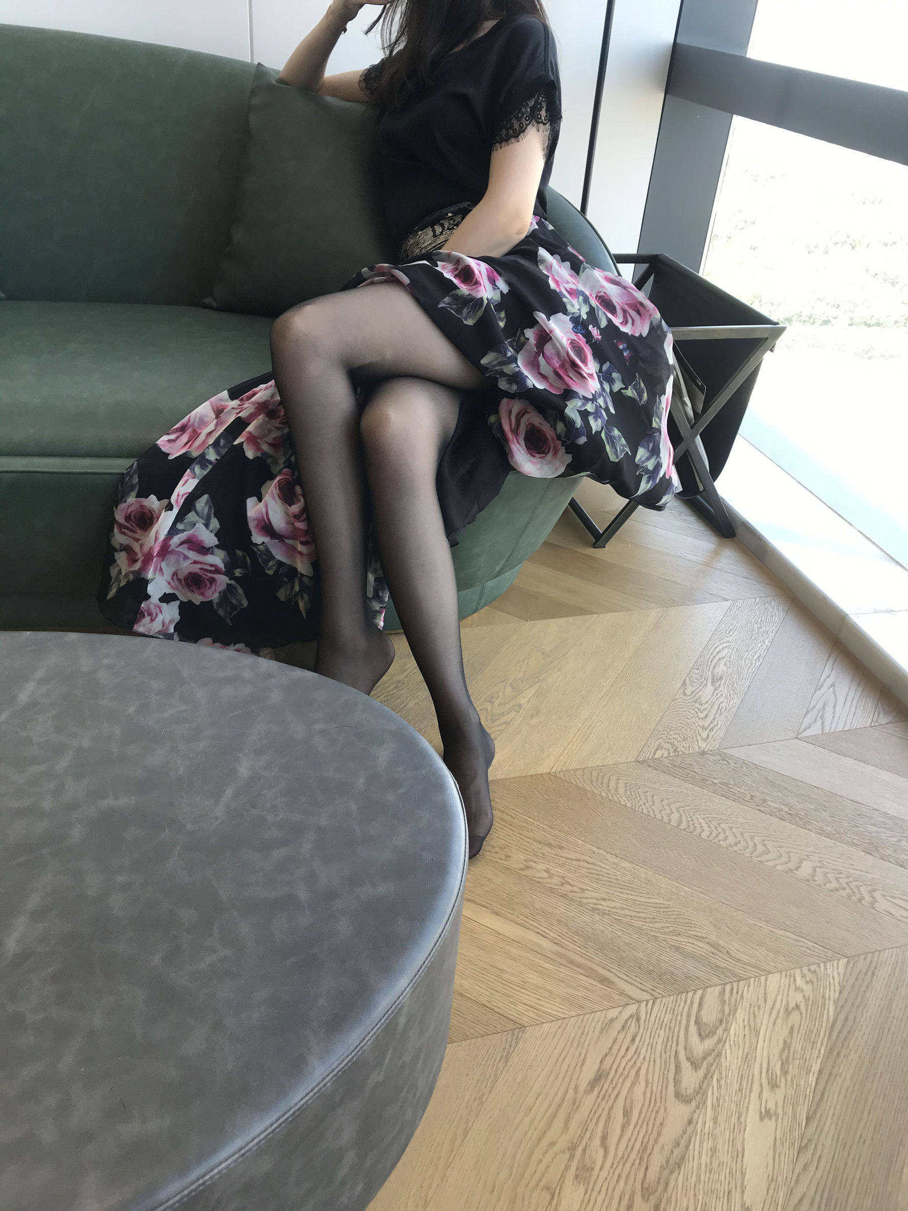 丝足博主麋鹿_Monroe 2020.08.07 奔放牡丹 [11P] - 秀人网免费无水印在线套图写真