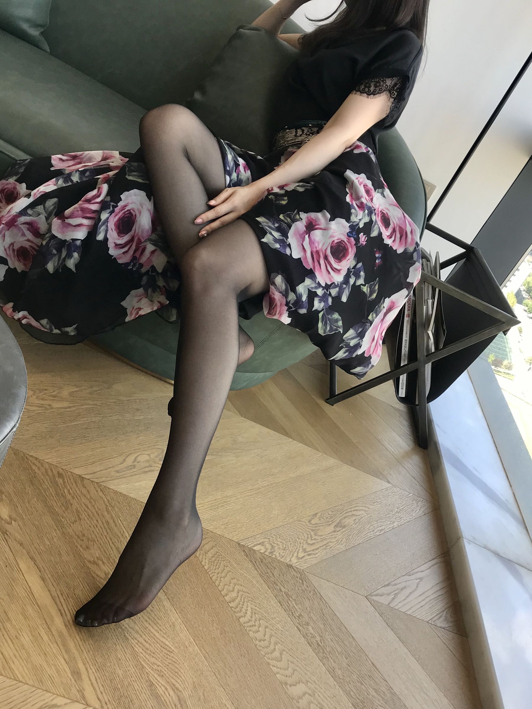 丝足博主麋鹿_Monroe 2020.08.07 奔放牡丹 [11P] - 秀人网免费无水印在线套图写真