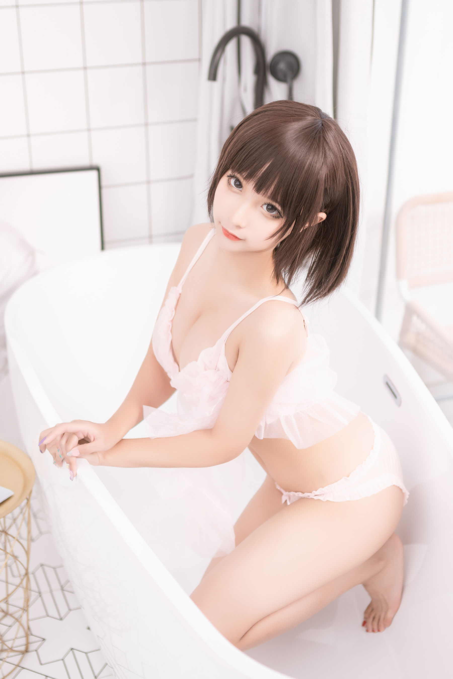 动漫博主蠢沫沫 – 粉纱 [40P] - 秀人网免费无水印在线套图写真