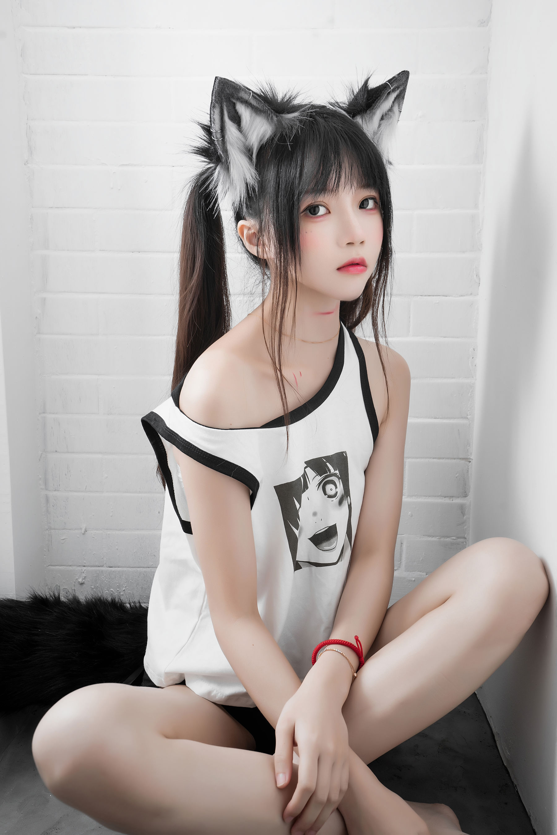 桜桃喵 – 狼崽崽 [60P] - 秀人网免费无水印在线套图写真